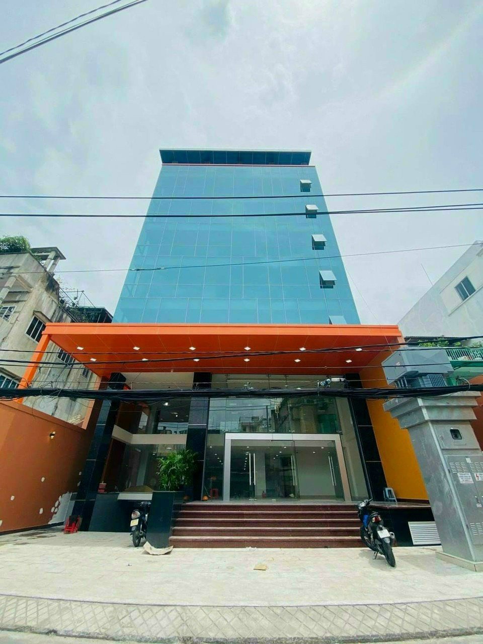 Bán nhà đường Lê Văn Sỹ, P.14, Q.3, Dt: 4.5x20, 75,3m2, Trệt lầu, 26 tỷ chốt Tỷ.