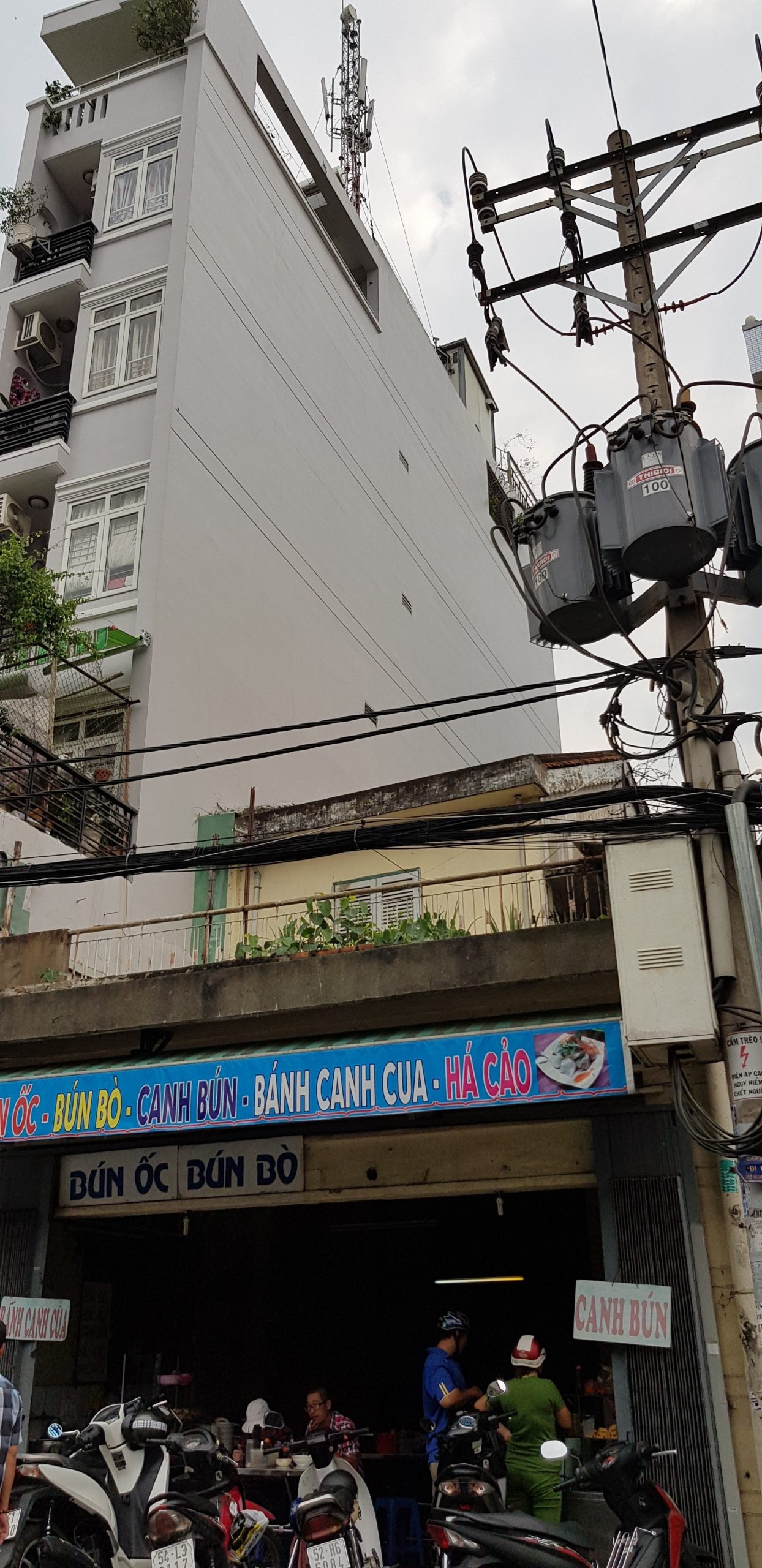 Bán nhà đường Nguyễn Thị Minh Khai, P.5, Q.3, Dt: 6x18, m2, Trệt lầu, 86 tỷ