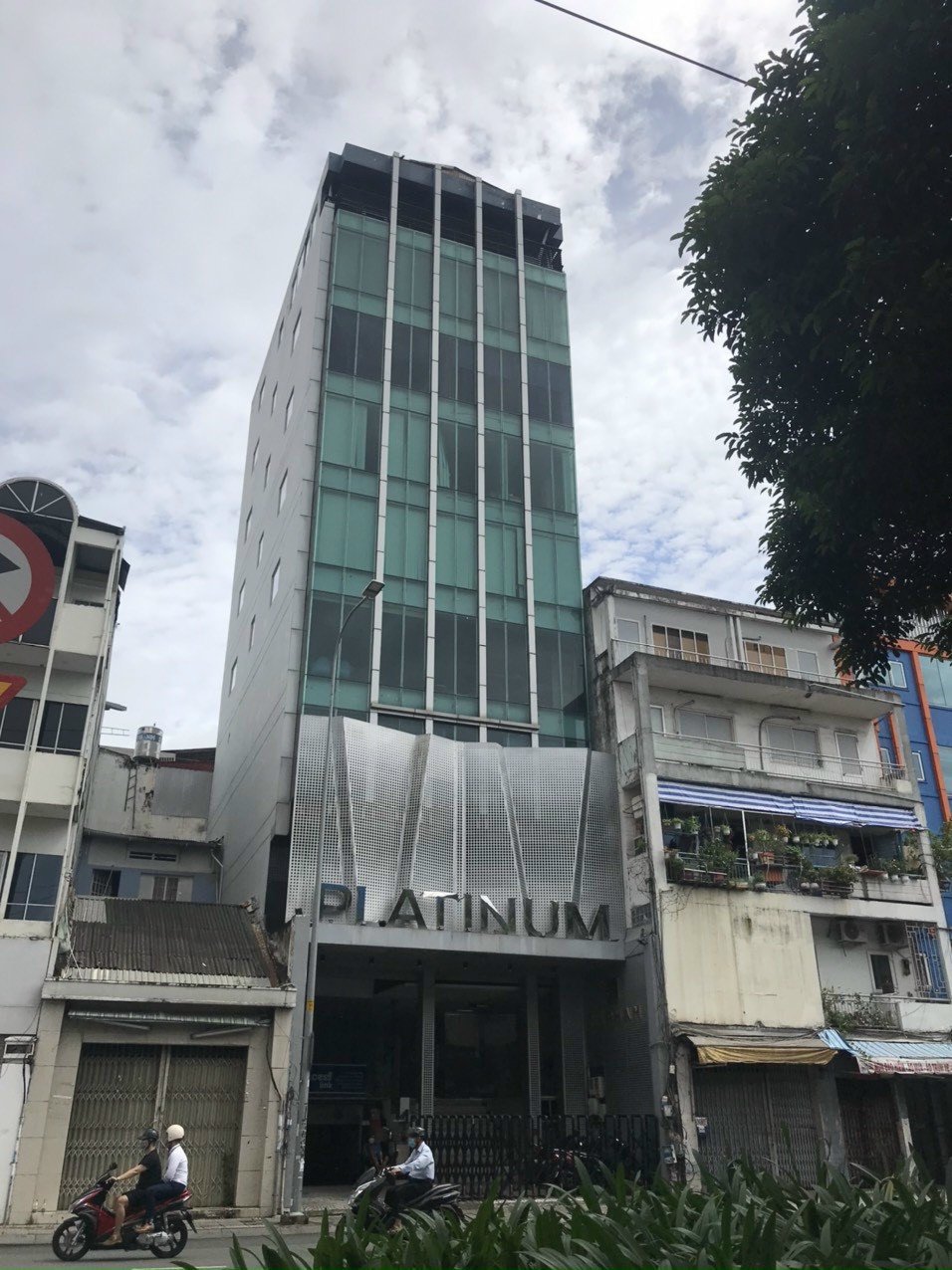 Bán nhà đường 2MT Võ Văn Tần - Trần Quốc Thảo, P.Võ Thị Sáu, Q.3, Dt: 15x20m, 300m2, 3 tầng, 250 Tỷ.