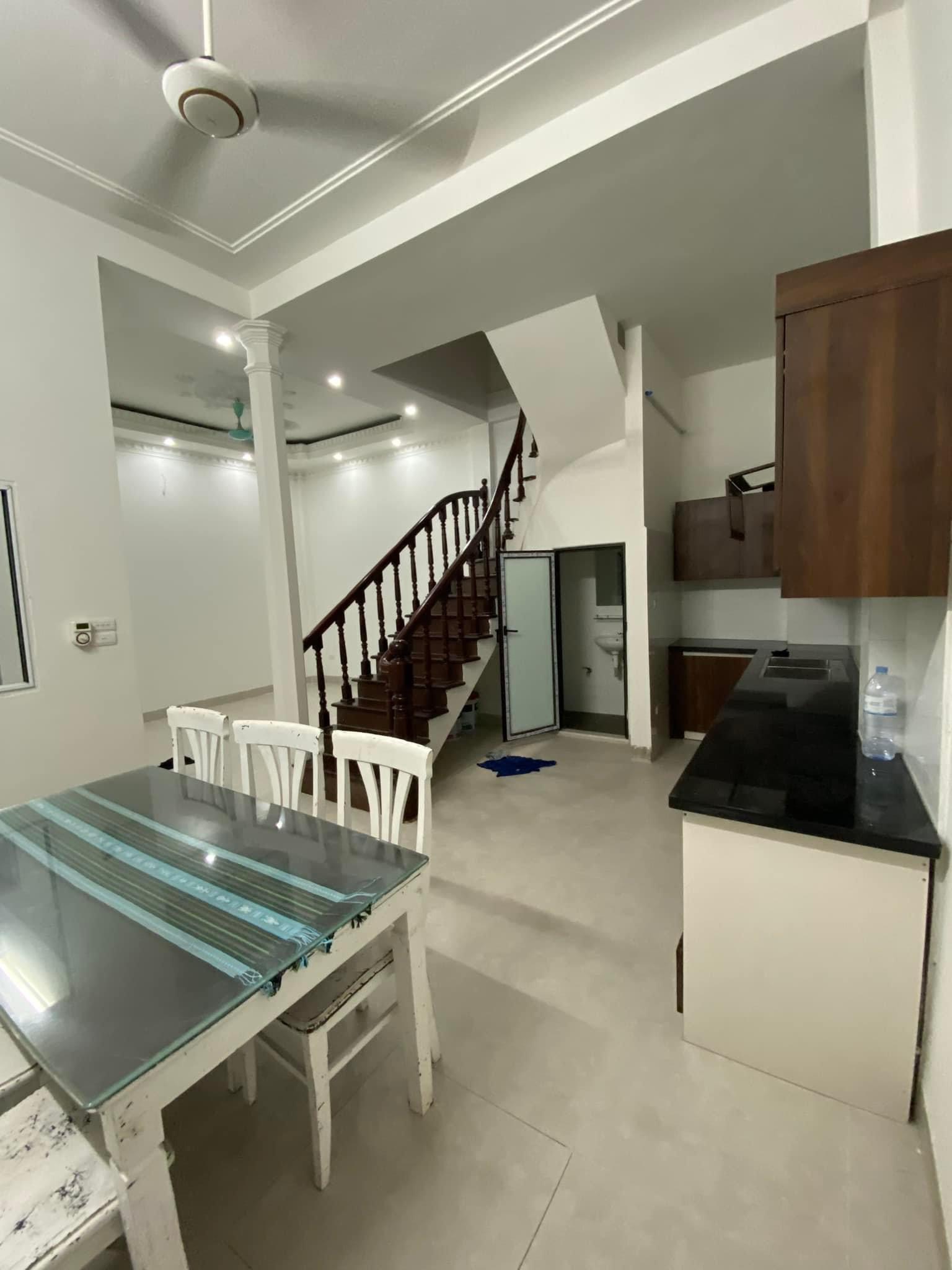 Bán Nhà Phố Hàng Mành , vài bước chân ra Hồ Gươm .