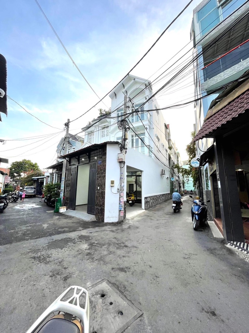 Nhà 1 trệt 2 lầu, hẻm xe hơi. Hiệp Bình Phước Thủ Đức, giá 7,5 tỷ