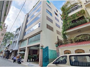 kẹt nợ bán gấp mặt tiền đường 3/2 , 6,2 x10 kết cấu 5 tầng, giá chỉ 28 tỷ thương lượng