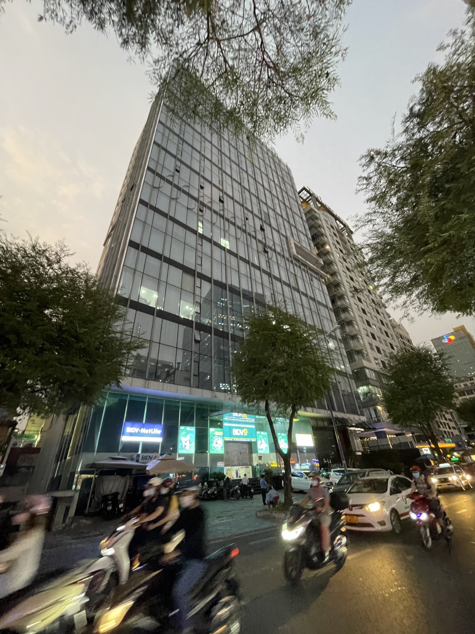350m2