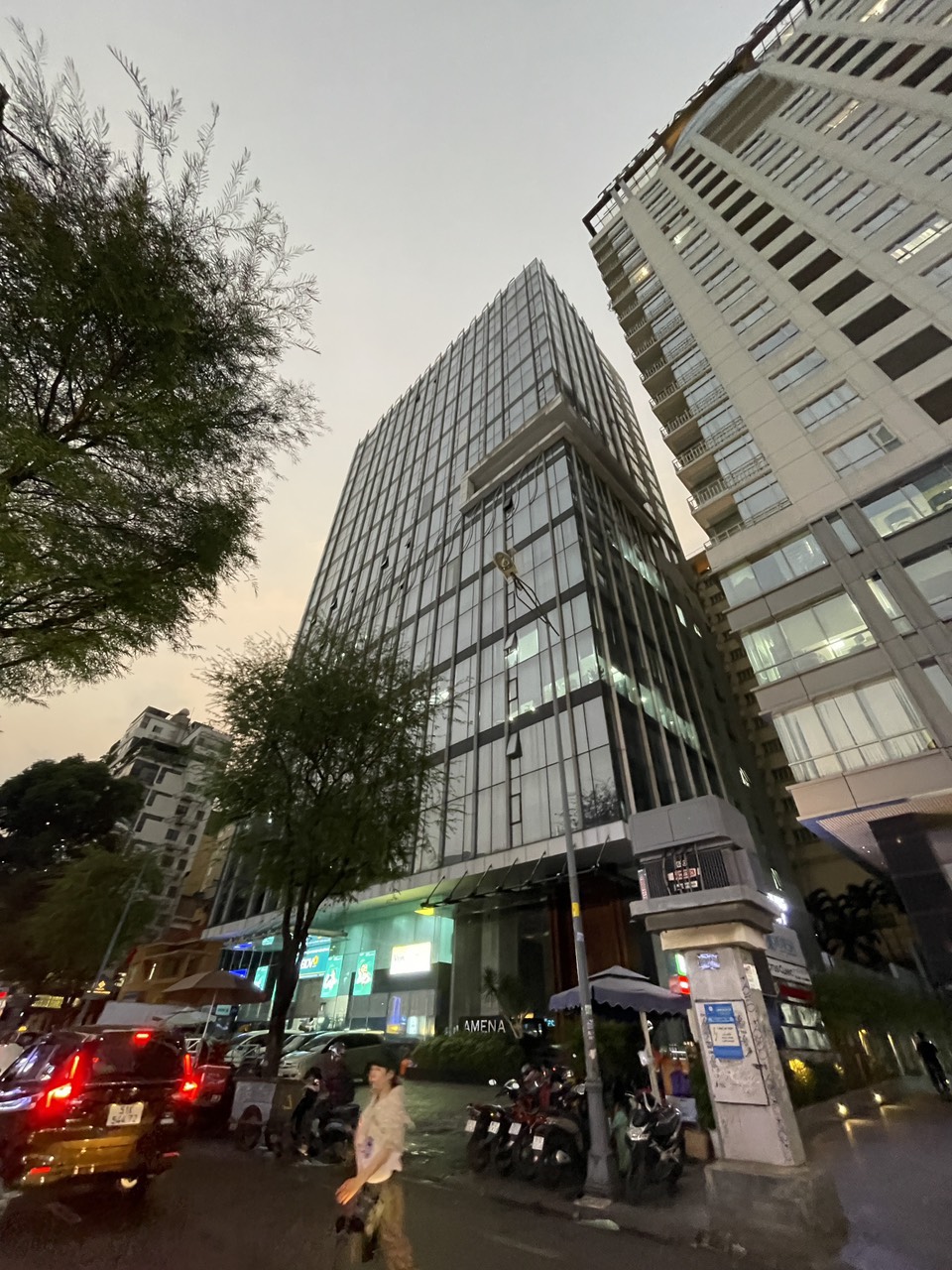 vBán Tòa Nhà đường Trần Quang Diệu, P.13, Q.3, Dt: 10,2x32m, 332,9m2, Hầm, 8 tầng, 125 Tỷ.