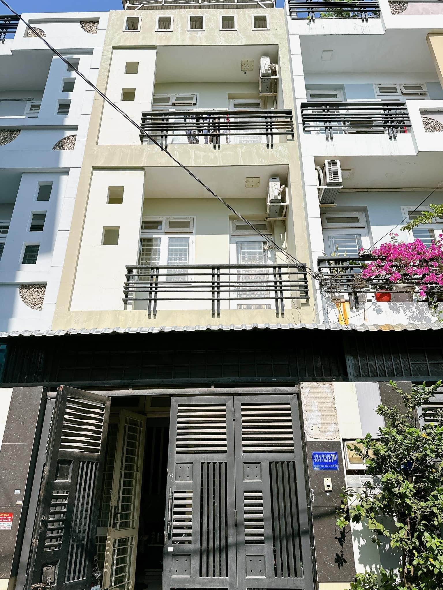 Nhà 3.5 tấm nằm trong khu phân lô đồng bộ tuyệt đẹp, hẻm 4.5m xe ô tô ngủ trong nhà . DT: 4 X 13 công nhận 51m hoàn