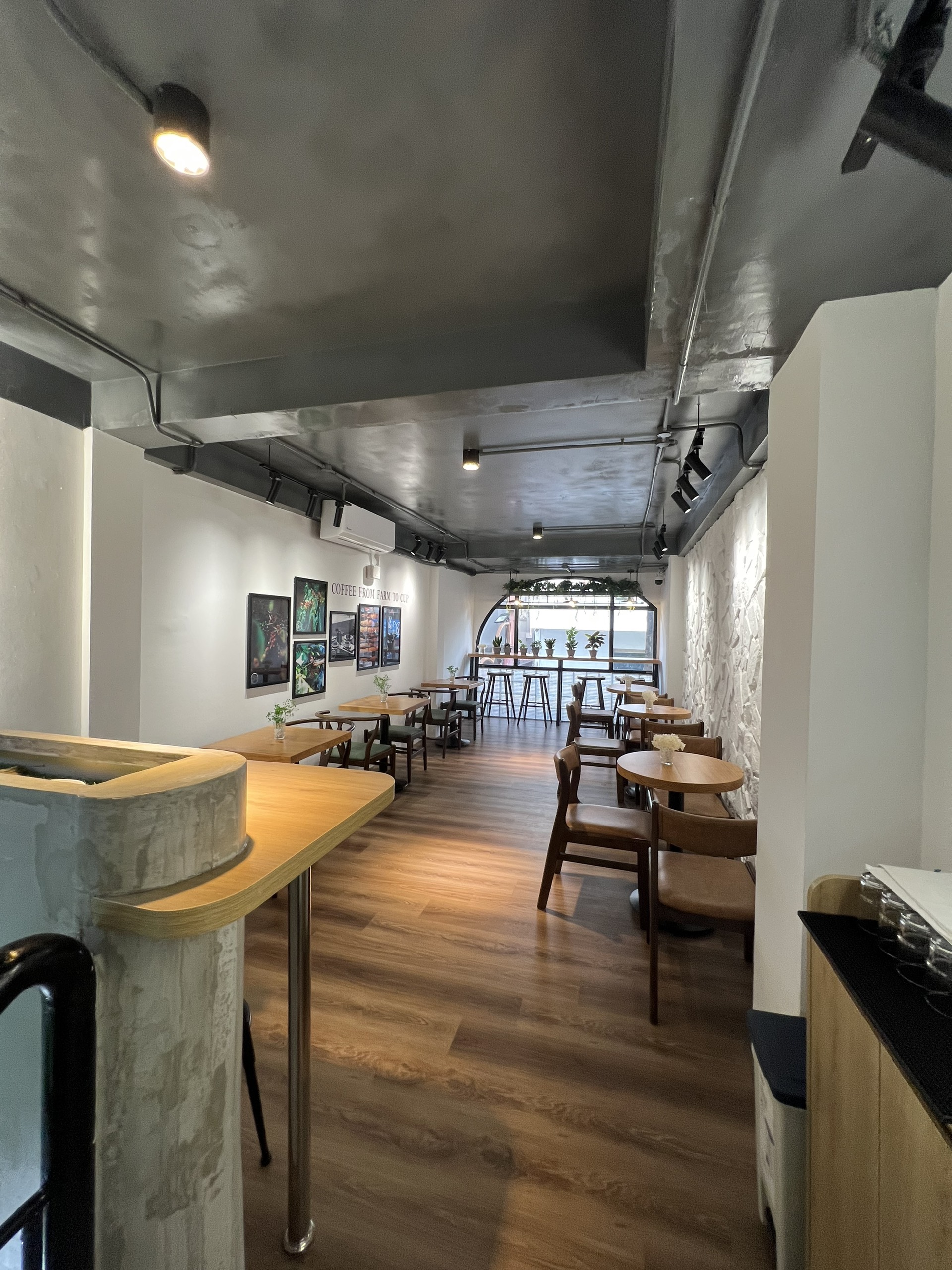 Cho thuê Văn phòng MT Nguyễn Thị Minh Khai p5 Q3.DT:26-34m2.Giá:12-15tr/th. Có thang máy.LH