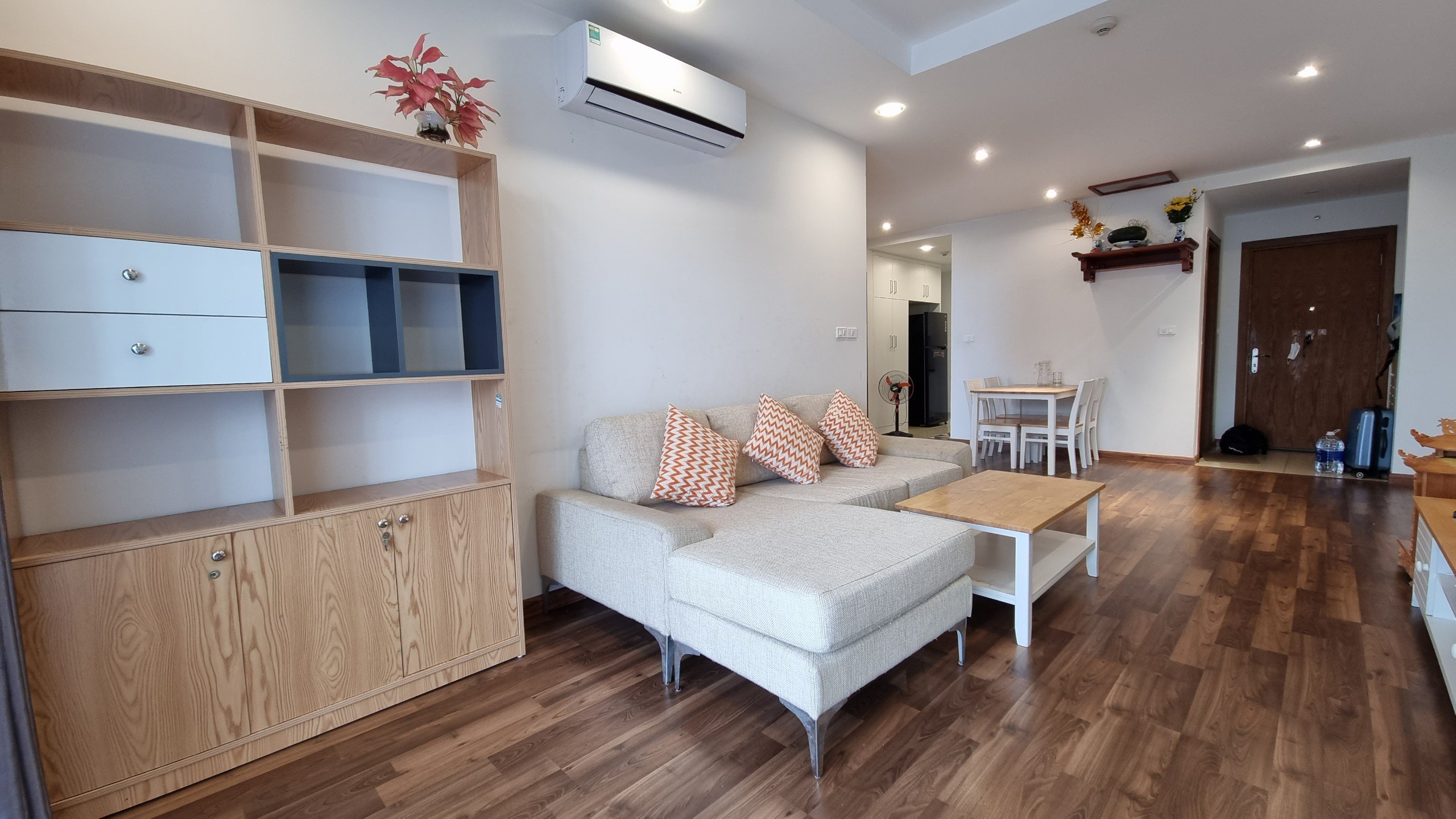 Nhượng lại 3pn 95m2 goldmark city giá bán 3ty3 lh