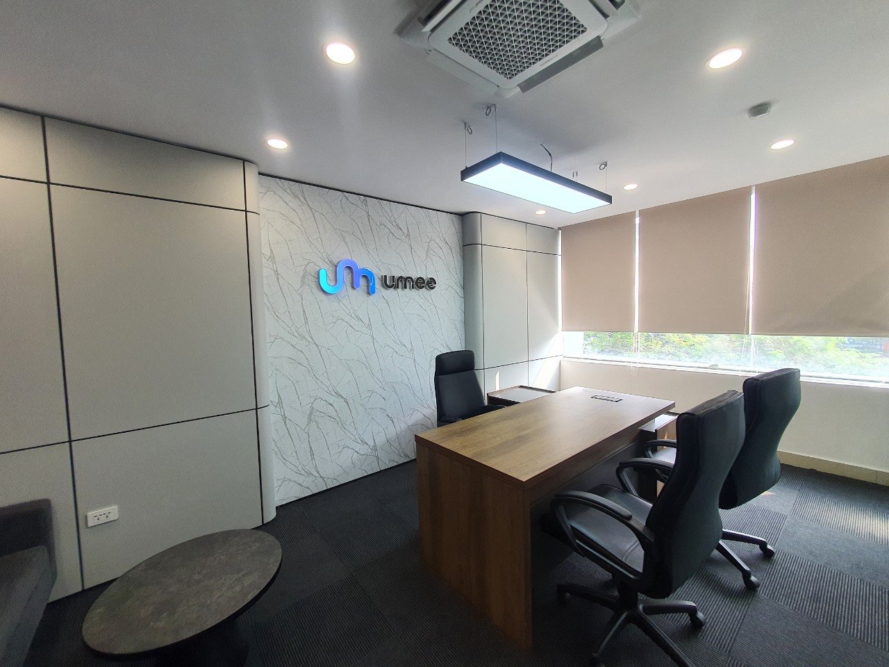 Cho thuê nhà MP Cầu Giấy, DT 75m2 x 8 tầng, MT 18m, thang máy, thông sàn, giá 135 triệu