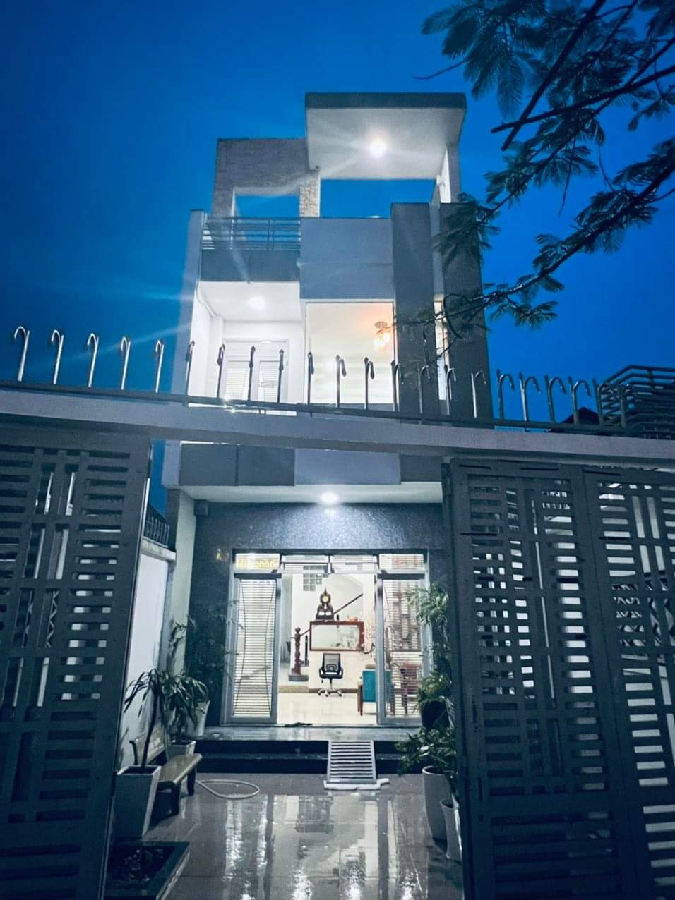 MẶT TIỀN ĐƯỜNG HUỲNH TẤN PHÁT- 3 TẦNG- VỪA Ở VỪA KINH DOANH ĐA NGÀNH NGHỀ- GIÁ TỐT NHẤT KHU VỰC.