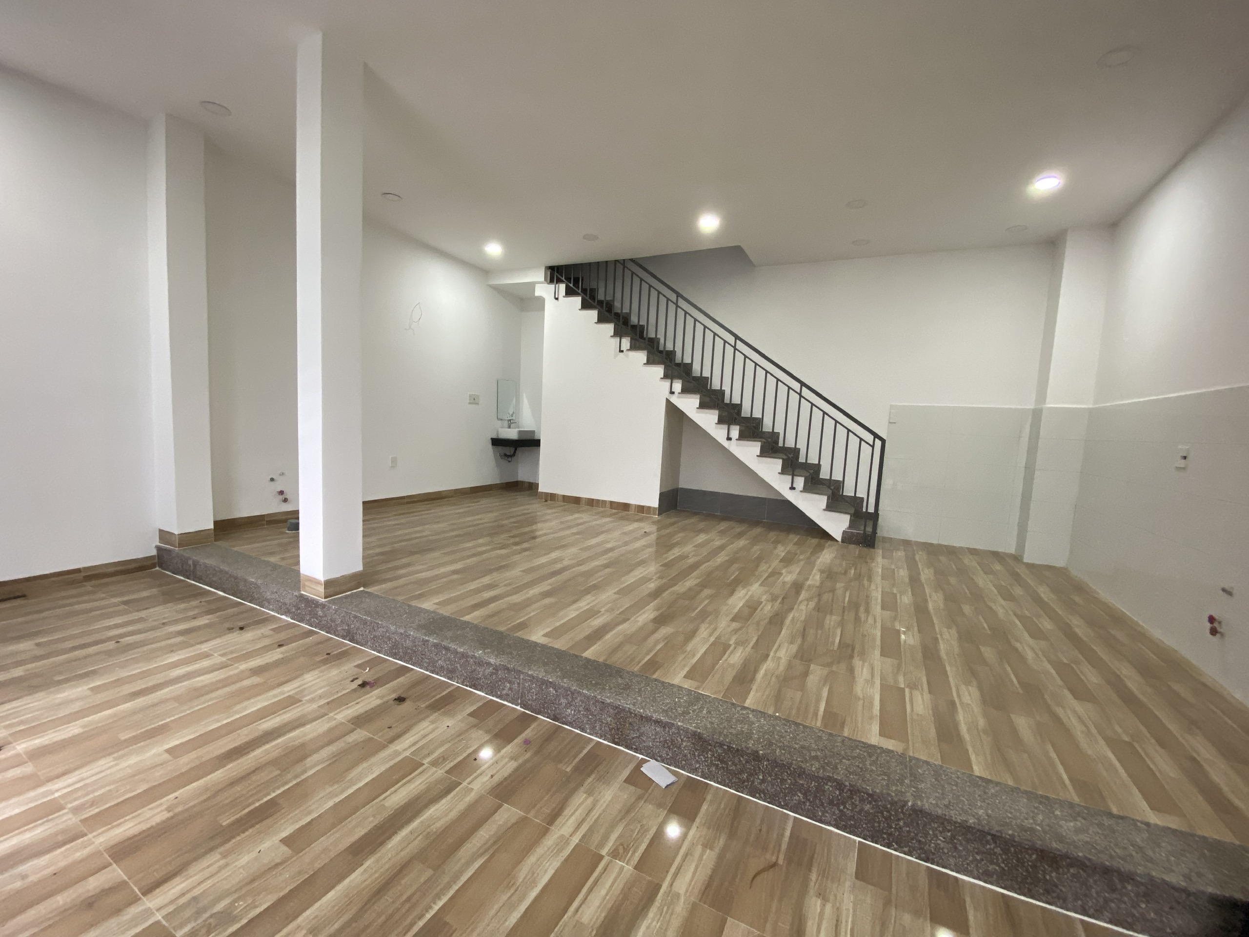 VTU03 BÁN NHÀ 3 TẦNG MỚI XÂY MẶT TIỀN TRẦN PHÚ NỐI DÀI VÕ THỊ SÁU - VĨNH TRƯỜNG