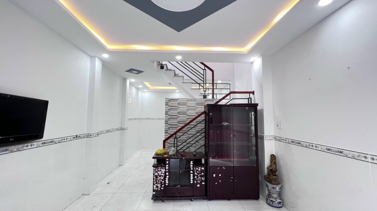 RẺ NHẤT GÒ VẤP Nhà Lê Văn Thọ P.11 - Ngay chợ 4 x 8. Sổ vuông vức. Công nhận đủ. Nhà 1 lầu 2pn 2wc. Nhà mới