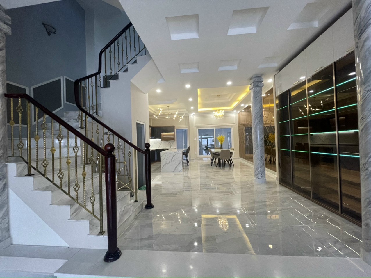 130m2
