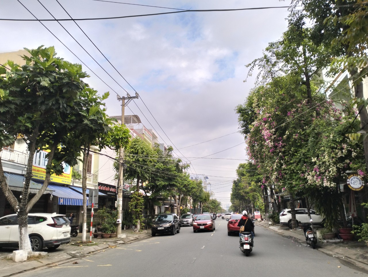 Nhà mới toanh mặt tiền gần đường 30/4