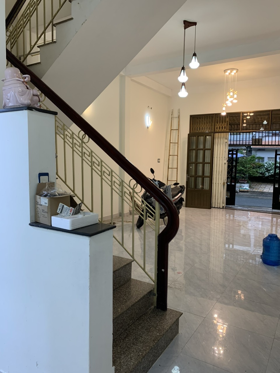 Cho thuê nhà nguyên Căn MT đường số 12 p16 Q8.DT:5x17. 2 lầu 4pn 3wc Sân trước và sau.Giá:14tr/th .LH