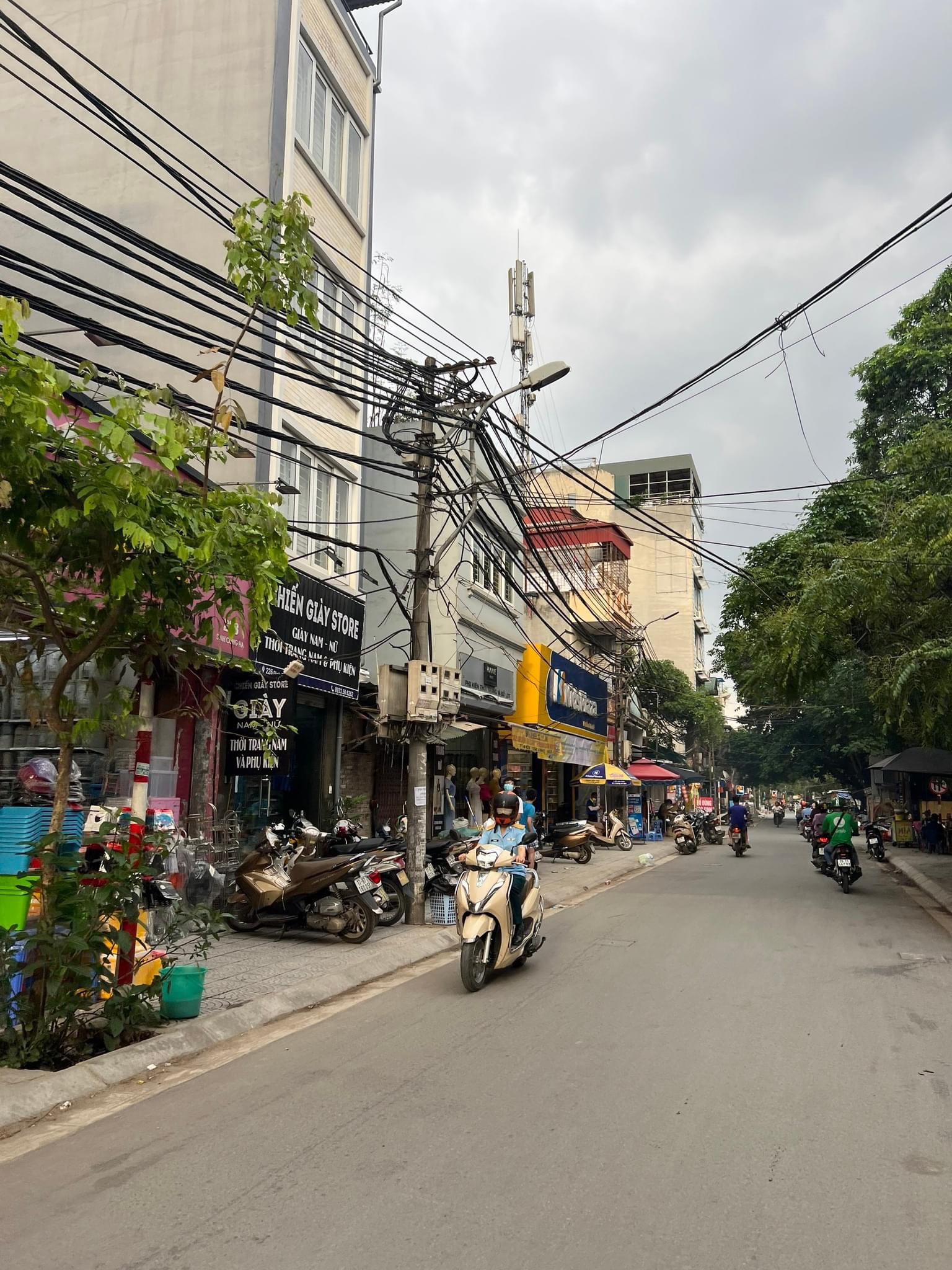 BÁN NHÀ MẶT PHỐ QUẬN HOÀNG MAI KINH DOANH ĐA DẠNG 160 triệu m2