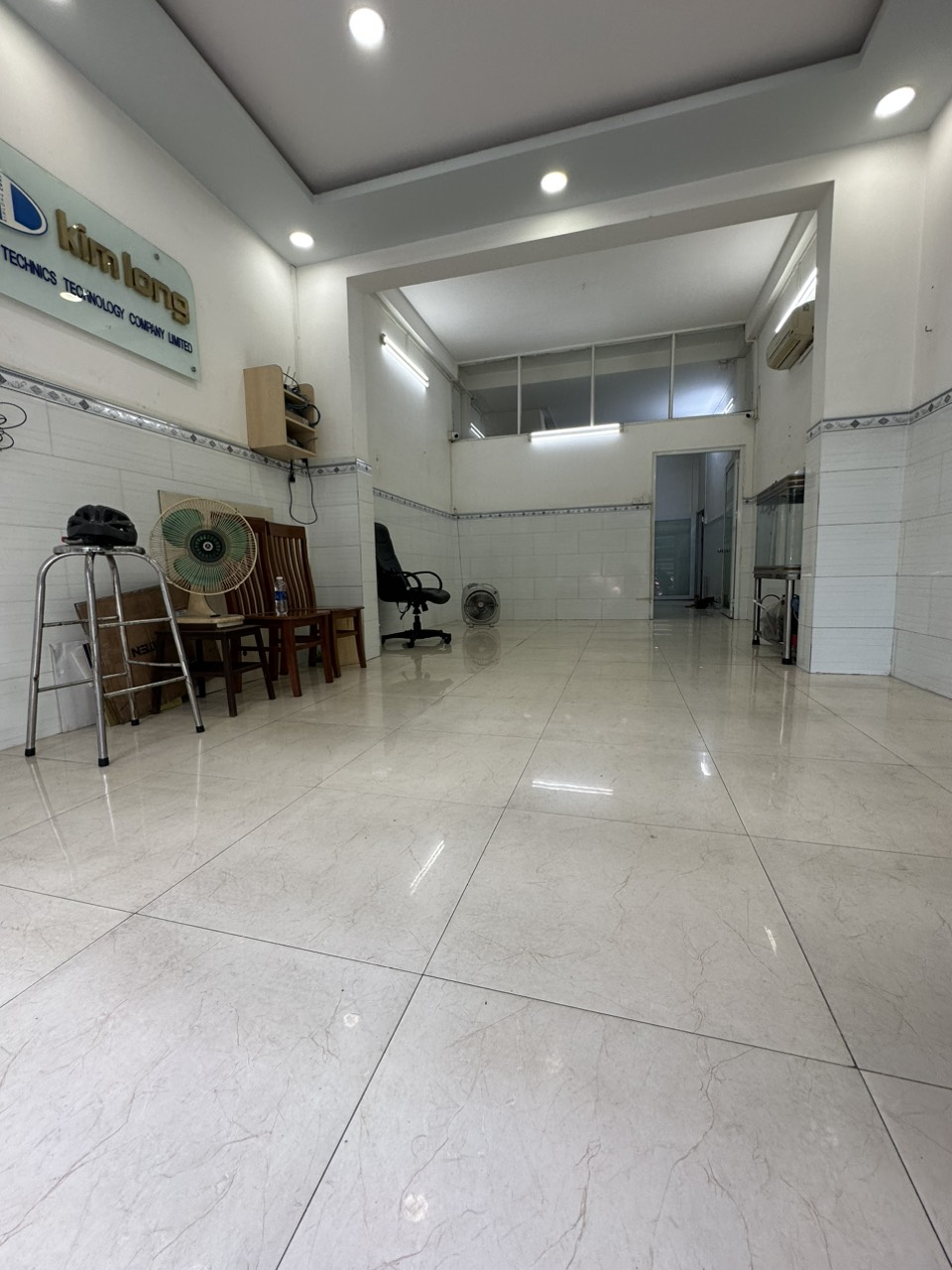 Cho thuê Cho thuê nhà nguyên căn MT Đoàn Văn Bơ, F13, Q4.Dt:4.1x12.5 .trệt 2 lầu sân thượng.Giá:25tr/th
