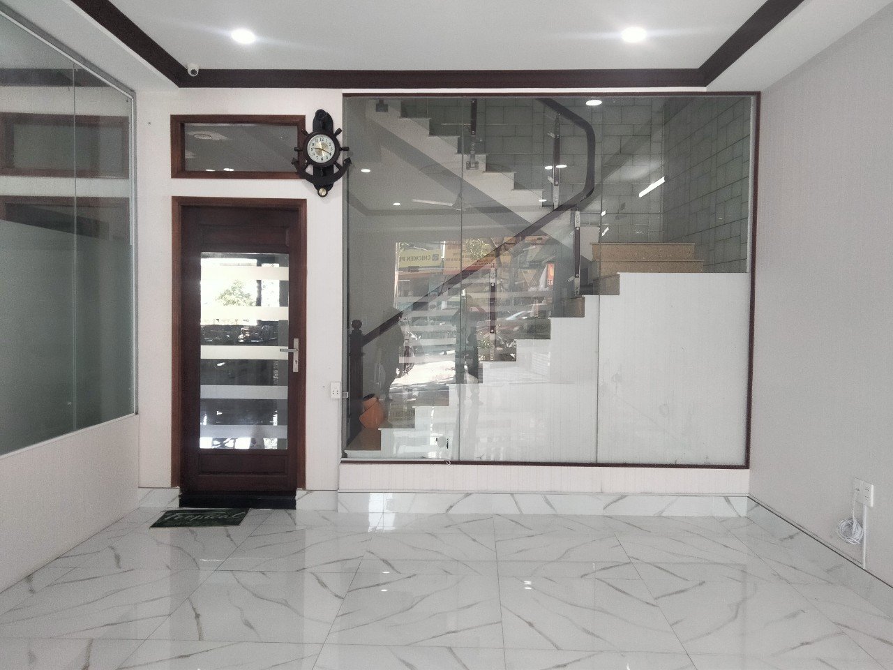 CHO THUÊ MẶT TIỀN ĐƯỜNG NGUYỄN THỊ THẬP, GIÁ CHỈ 35TR