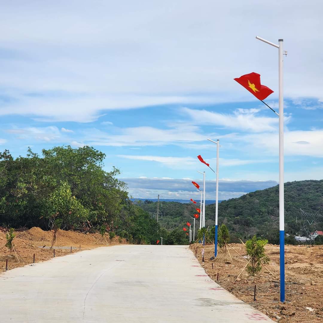 TT.Thị Trấn Định Quán - Đồng Nai ngay kdl Tâm Linh Đá 3 Chồng