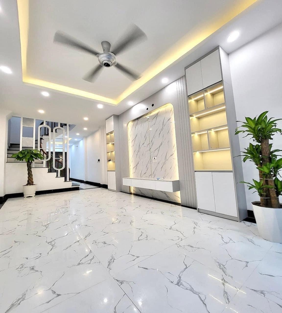 Bán nhà Trương Định, 42m x 5T x 4.95 tỷ, MẶT NGÕ THÔNG - Ô TÔ VÀO NHÀ - 2 THOÁNG