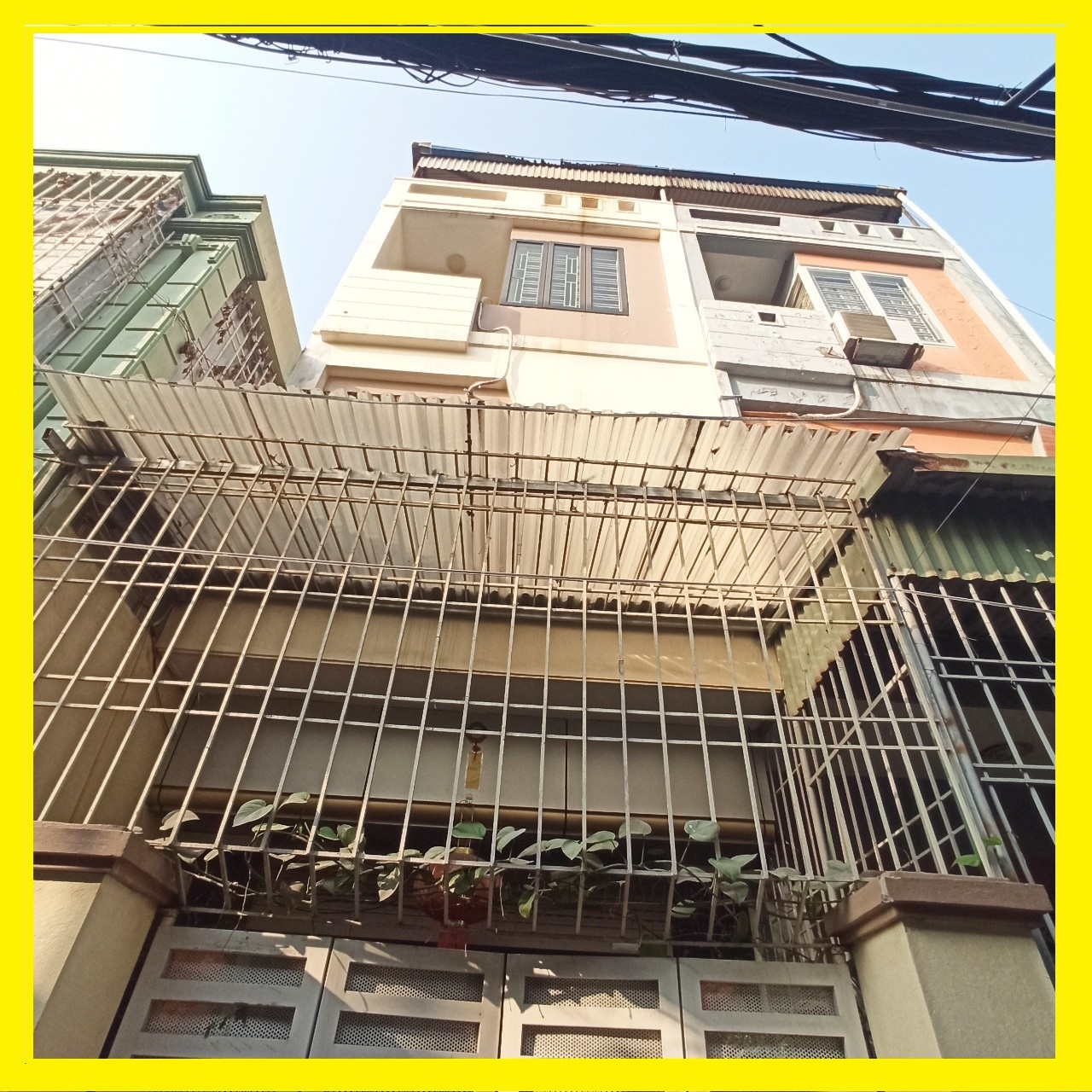 Bán nhà ngõ Nam Pháp - Lạch Tray 56m x 3 tầng GIÁ 2.9 tỉ ngõ nông, có sân cổng riêng