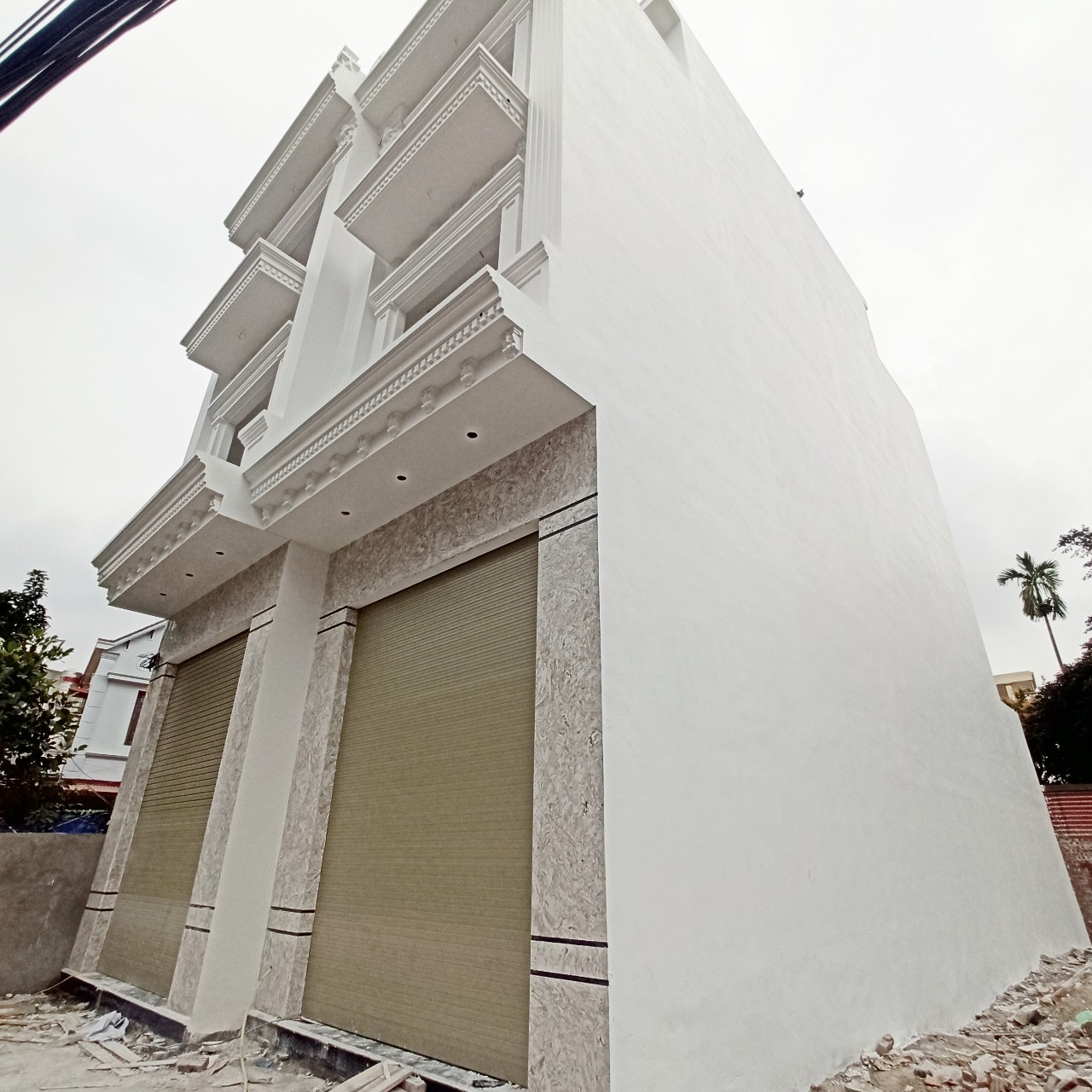 Bán nhà xây mới tinh tại Thiên Lôi - Khúc Thừa Dụ 77m x 4 tầng GIÁ 4.7 tỉ ngõ ô.tô đỗ cửa