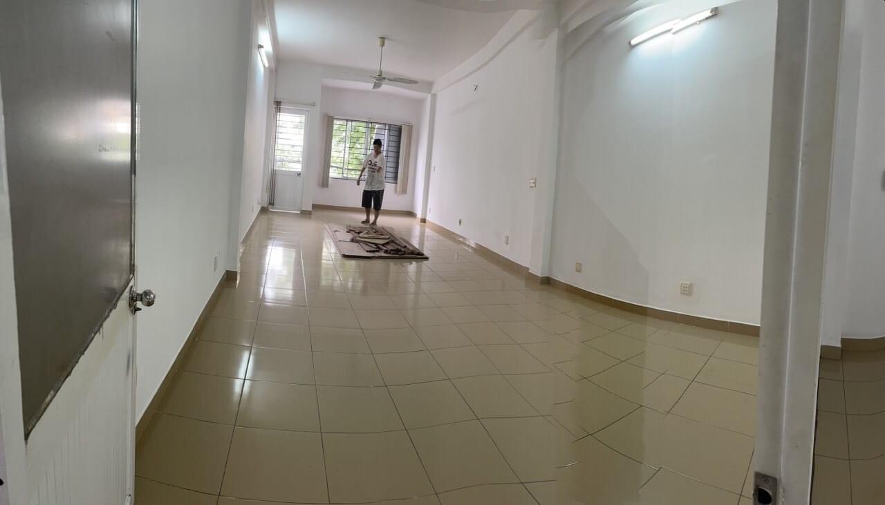 Chính chủ , cần bán nhà 1 trệt 3 lầu, ~ diện tích : 4 x 20, điện 3 pha, mặt tiền đường 10 mét, có không gian lắp