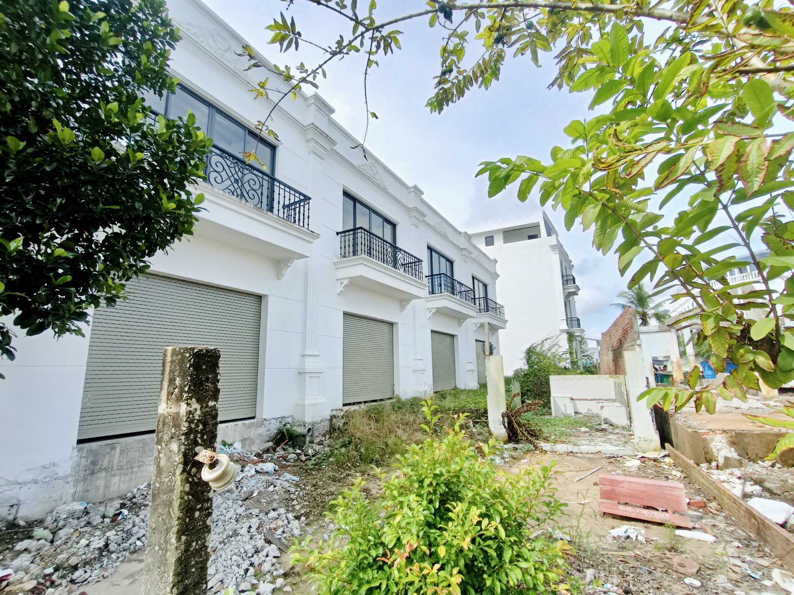 NHÀ XÂY SẴN CÒN ÍT CĂN GIÁ ĐẦU TƯ CHỢ THỚI LAI