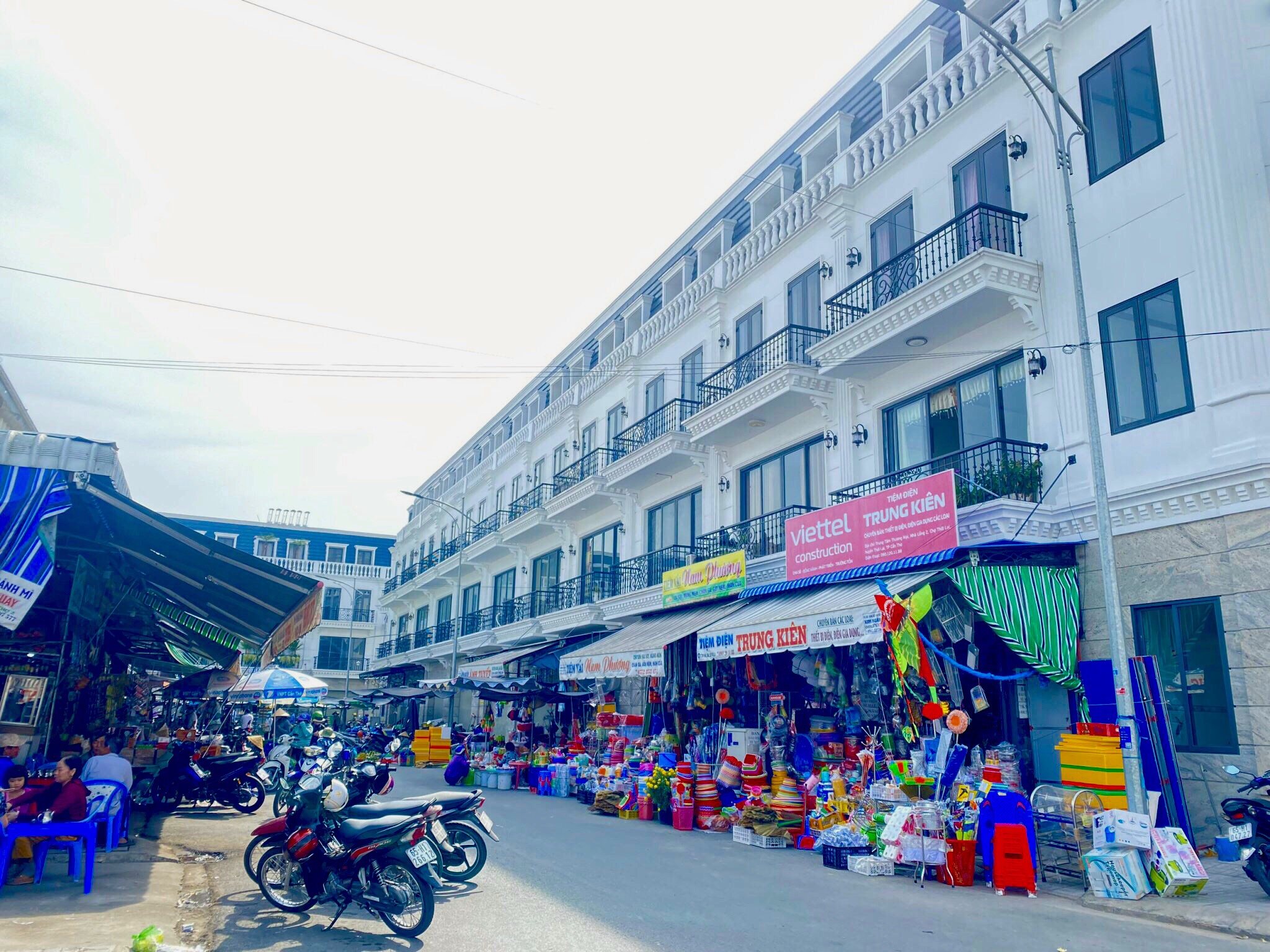 Nhà ở chợ thới lai xây sẵn nhận nhà kinh doanh ngay