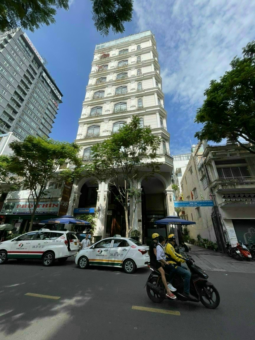 260m2