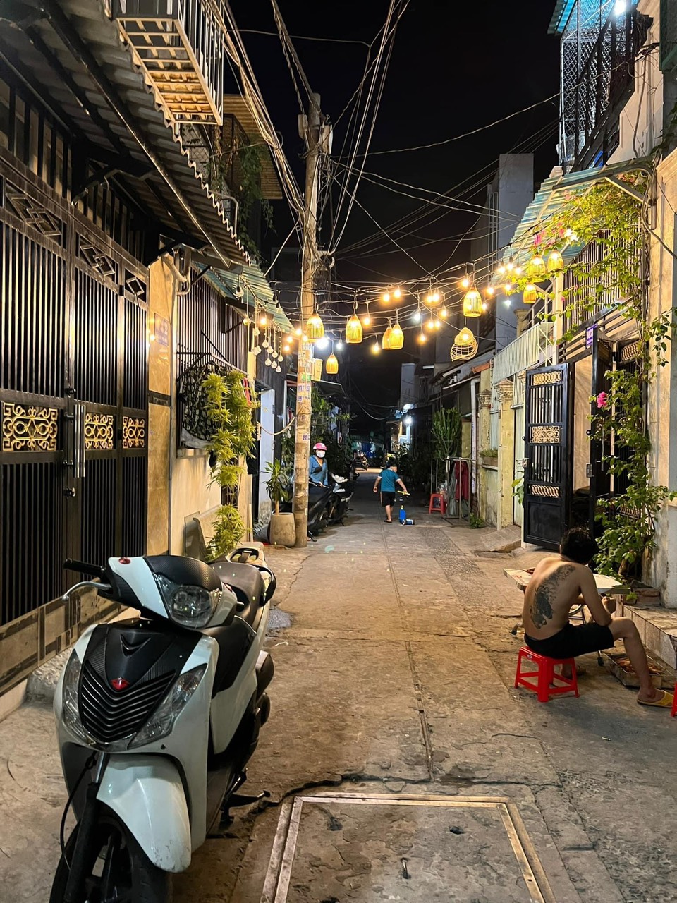 Bán nhà 3 tầng đường số 12, bhh, xe hơi vào nhà, 40m2 chỉ 4.1 tỷ