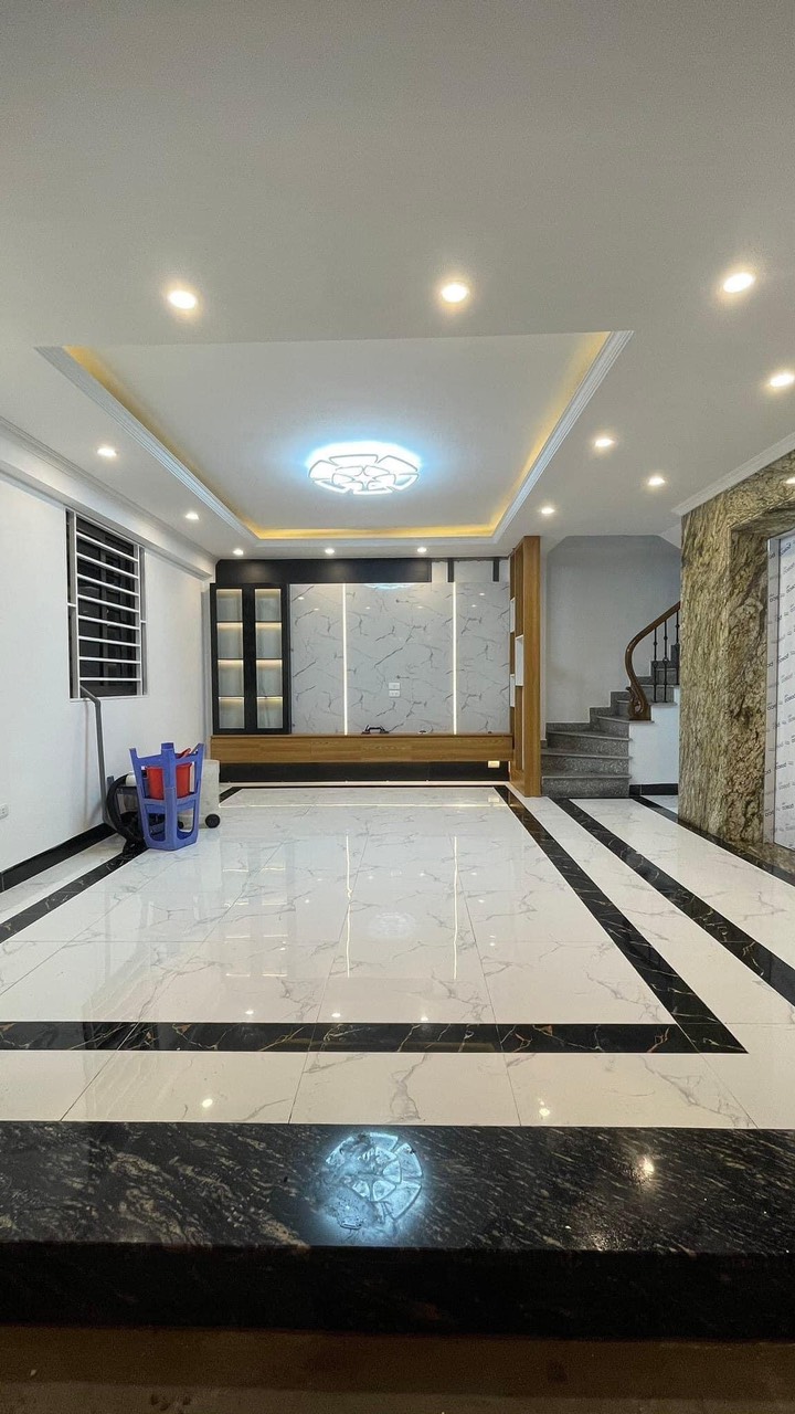 Bán nhà Đền Lừ, 60m x 5T x 8.8 tỷ, Ô TÔ TRÁNH - NGÕ THÔNG - THANG MÁY