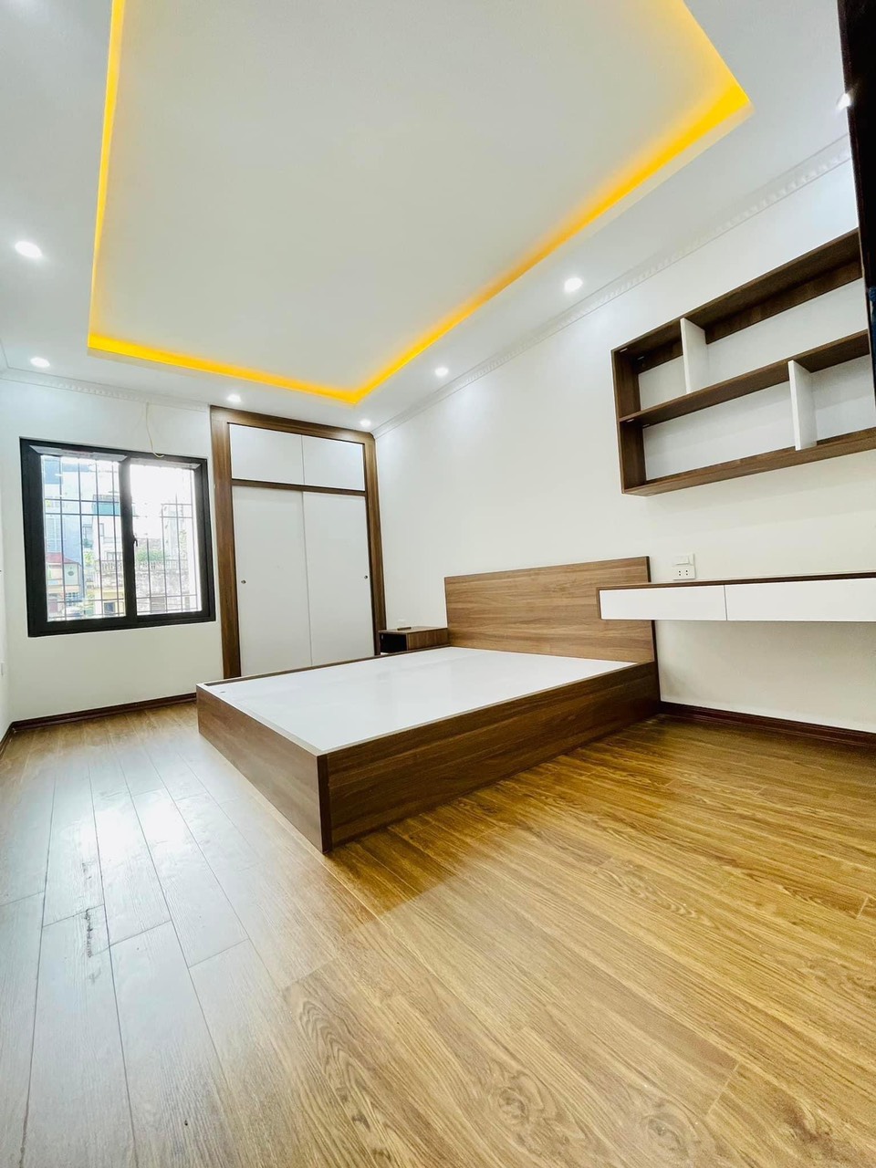 Bán nhà Lĩnh Nam, 48m x 5T x 4.3 tỷ, NGÕ THÔNG - GẦN PHỐ