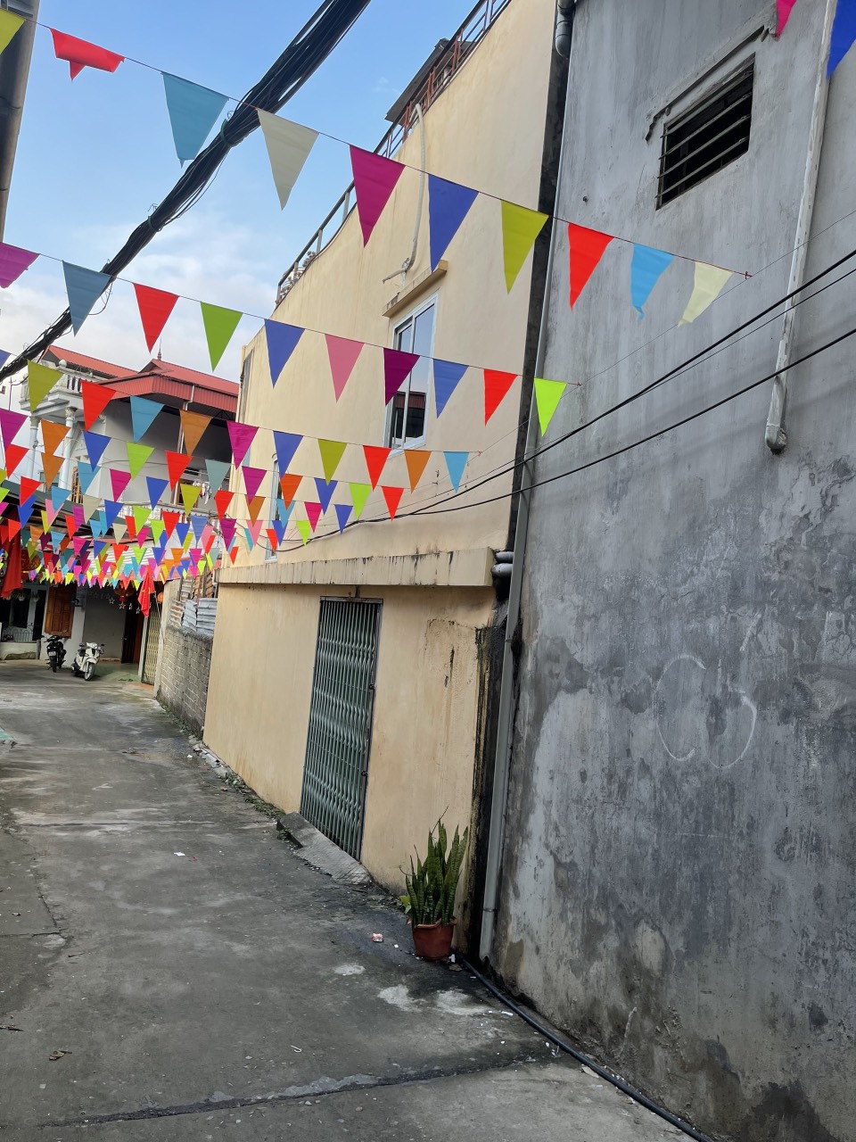 Chính Chủ Cần bán 2 nhà 2 tầng tại tổ 4 - Phường Trung Tâm - Thị xã Nghĩa Lộ,Yên Bái