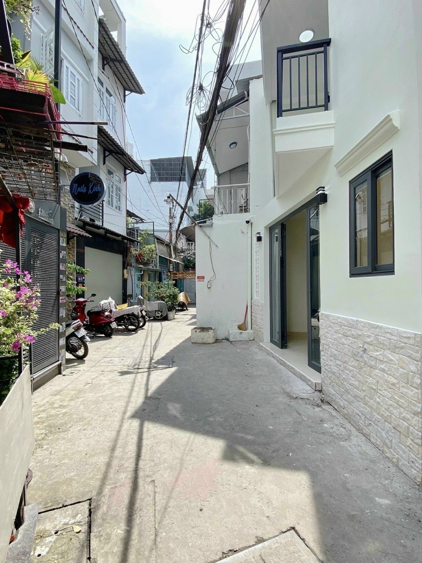 NHÀ PHỐ NGAY TRUNG TÂM SÁT BÌNH THẠNH, PHÚ NHUẬN ❤️Vị trí: Đường số 30, phường 6, Gò vấpChỉ có 4 tỷ còn