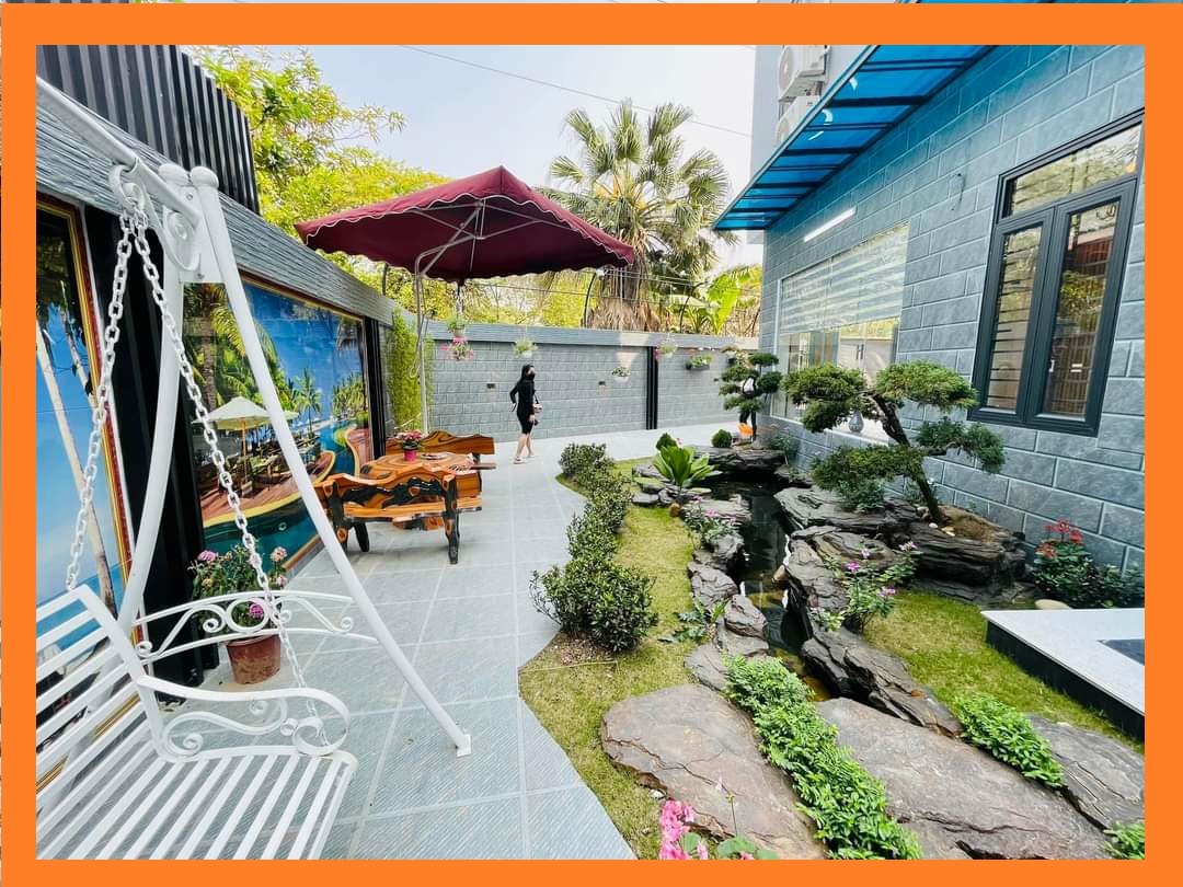 Bán nhà sân vườn 3 tầng diện tích 140m sân để 2 ô.tô GIÁ 5.5 tỉ ngay ngã 4 Metro Hồng Bàng