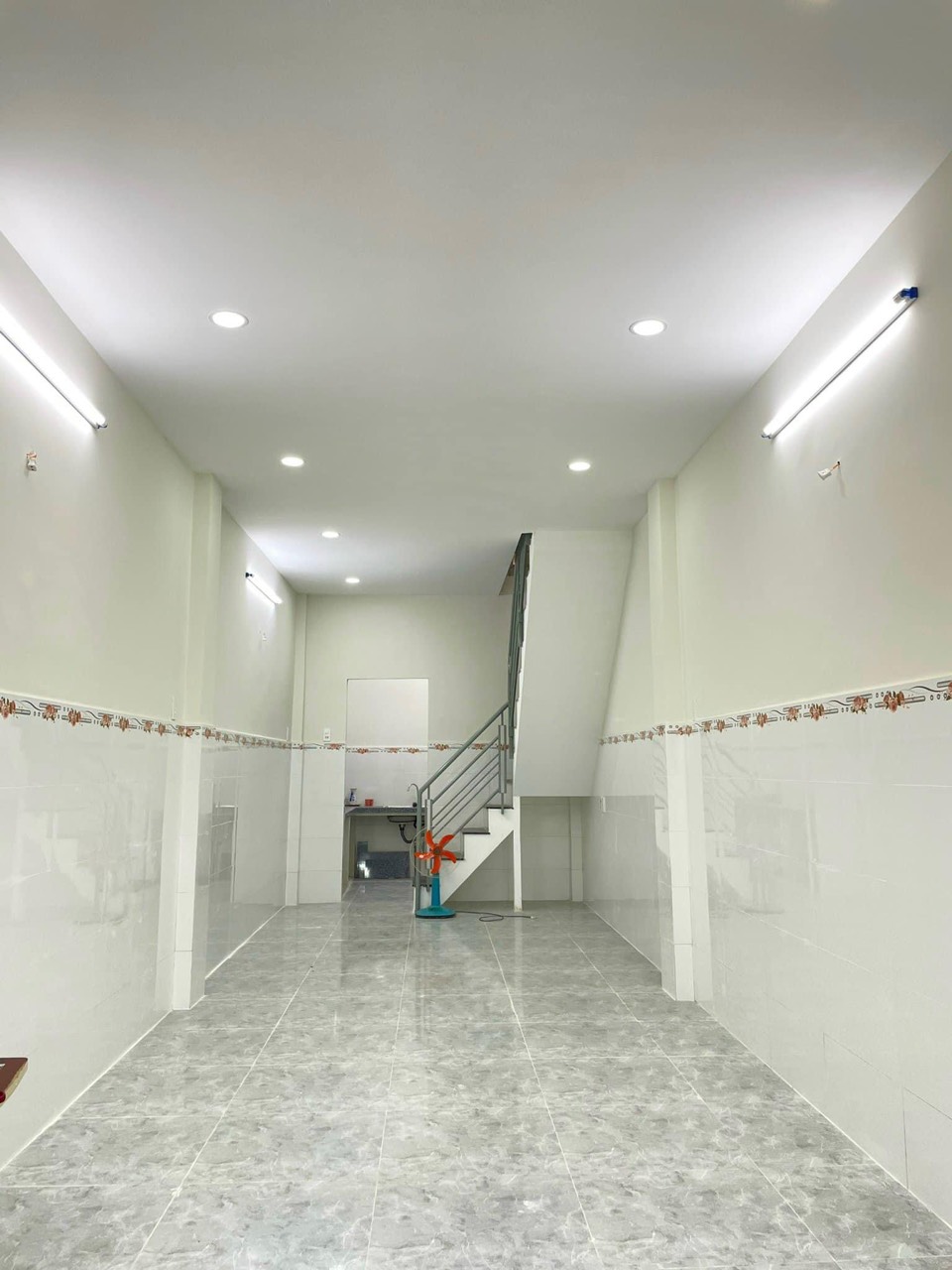 Chính chủ gấp bán nhà 2 tầng đường nguyễn sơn, hẻm ba gác, 33m2 chỉ 3.6 ỷ