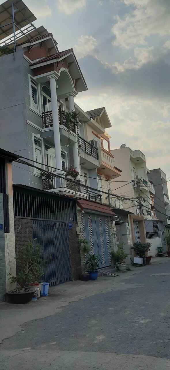 Bán Gấp Nhà C4 DT 100m2 Đường 339 ,Phước Long B, Q.9 , Nhỉnh 7 tỷ