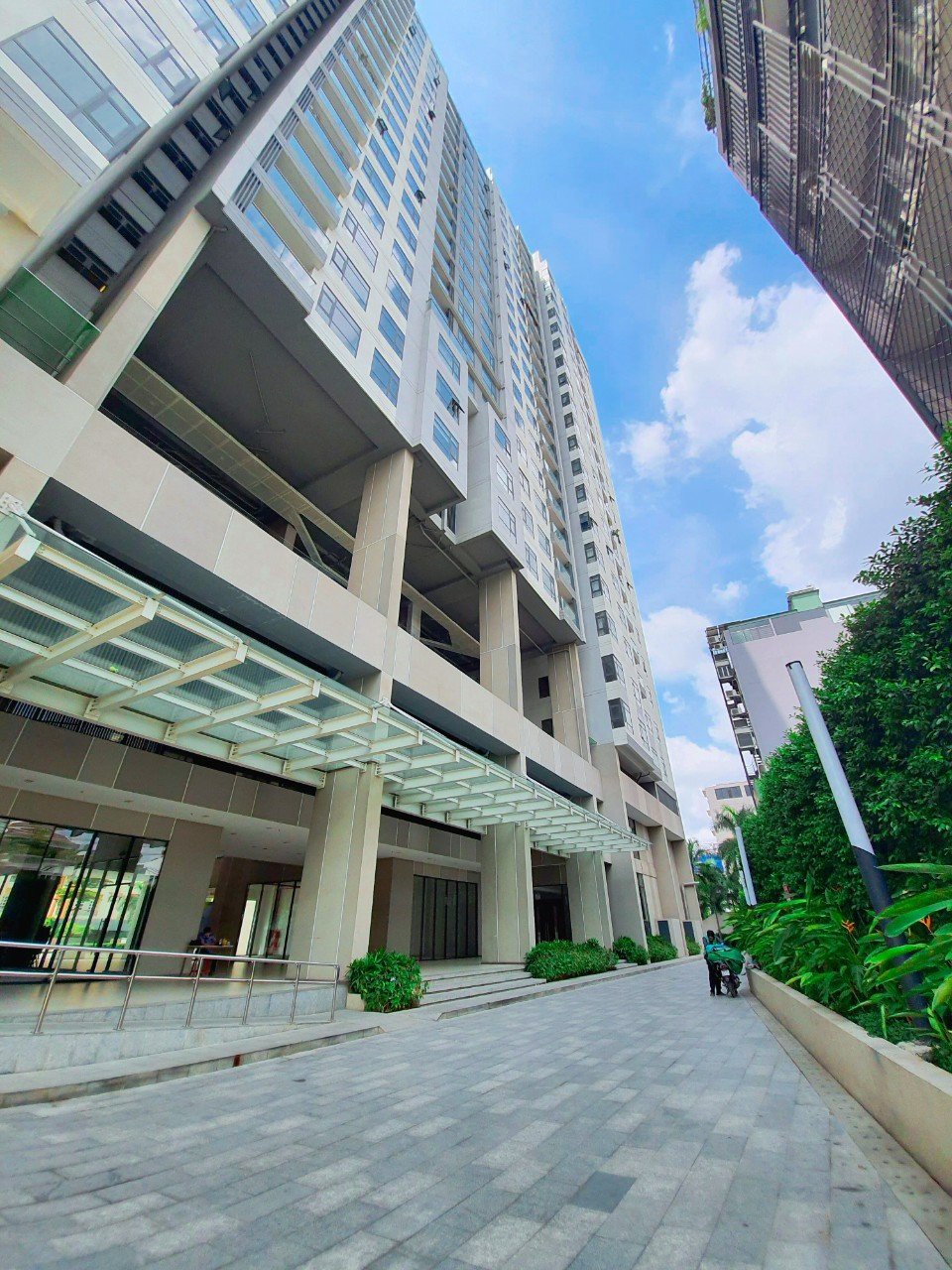 Cho thuê toà nhà văn phòng 10 tầng hơn 1800m2 Trần Quốc Toản, Q3, 1tỷ 320/tháng