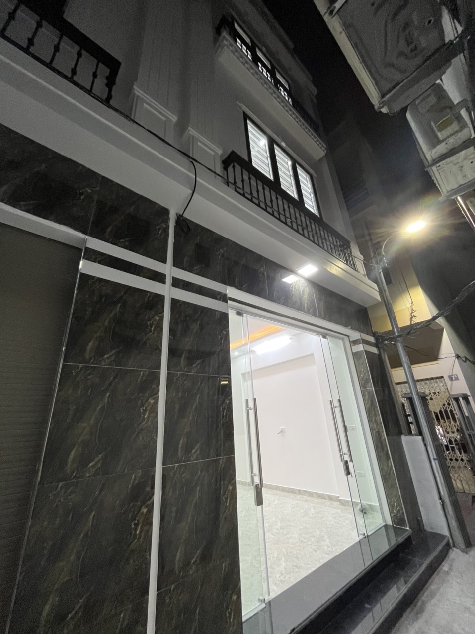 Rẻ nhất đường Miếu Hai Xã - Lê Chân, diện tích 45m x 3 tầng mới tinh GIÁ chỉ 2.5 tỉ