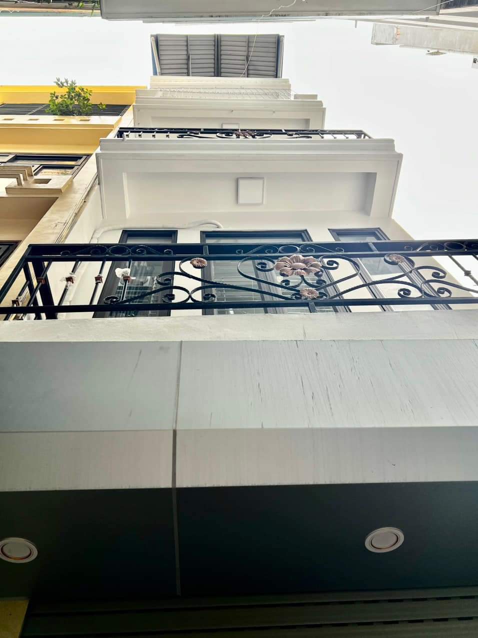 BÁN NHÀ NGÕ ĐẶNG TIẾN ĐÔNG ĐỐNG ĐA 4TẦNG 43M2 GIÁ 5,9 TỶ.