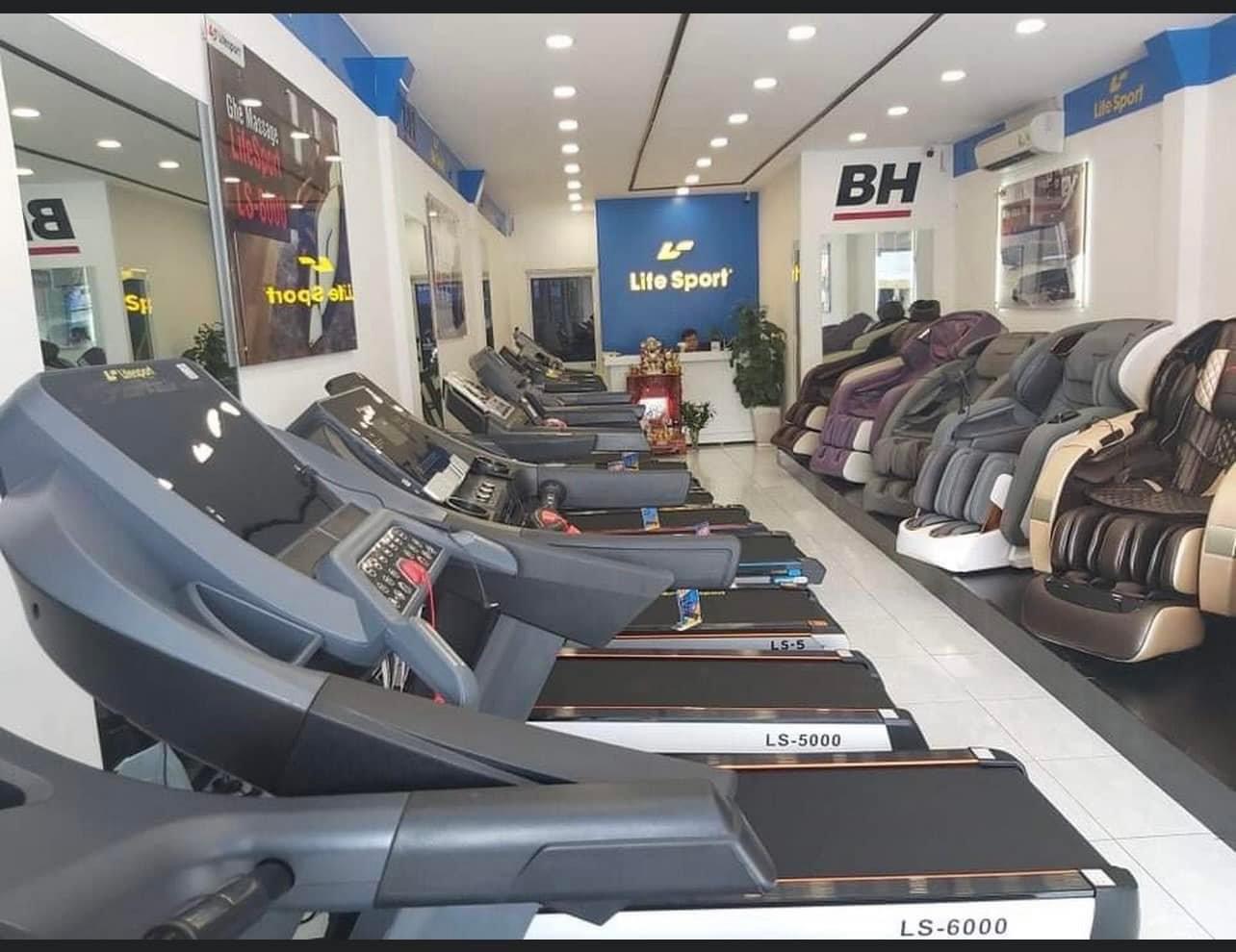 Bán nhà mặt tiền đường lũy bán bích, 2 tầng, nhựa 20m2, 106m2 chỉ 20.5 tỷ