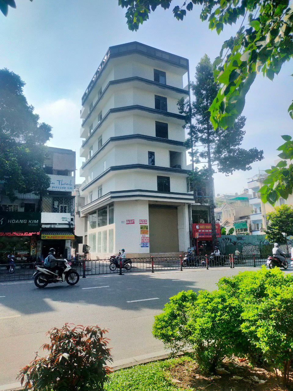 Cho thuê toà nhà mặt tiền Đường 3/2 P11, Q.10