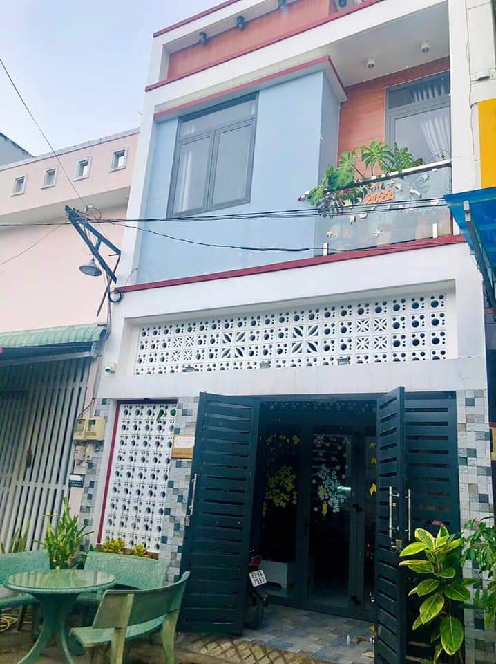 BÁN NHÀ 3 TẦNG- LÊ TRỌNG TẤN- Q.TÂN PHÚ- HẺM XE HƠI- CHỈ NHỈNH 4 TỶ- LÀ CÓ NHÀ- THÍCH LÀ CHỐT