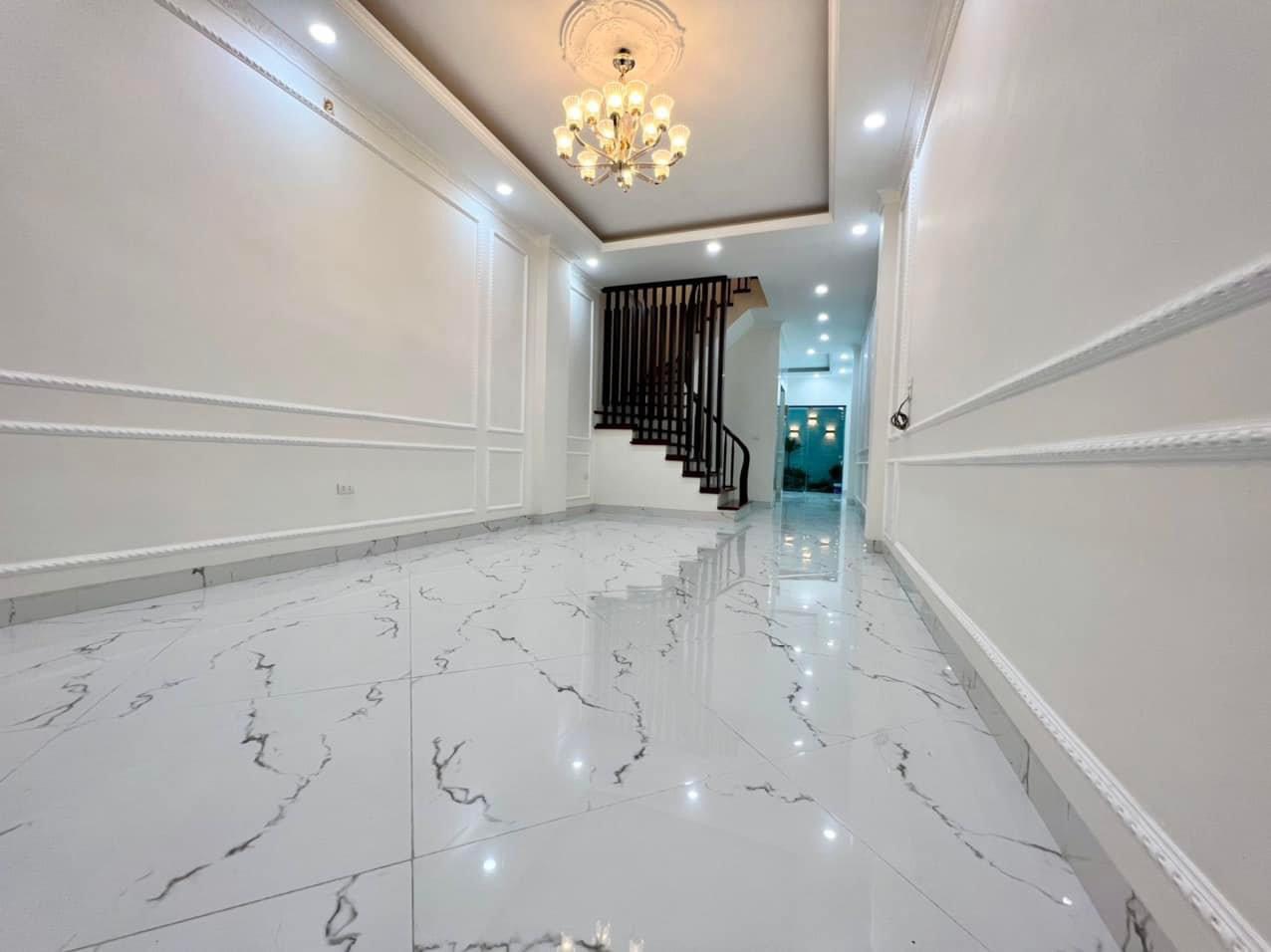 Bán nhà Giáp Bát, 48m x 5T x 4.2 tỷ, nhà mới ở ngay