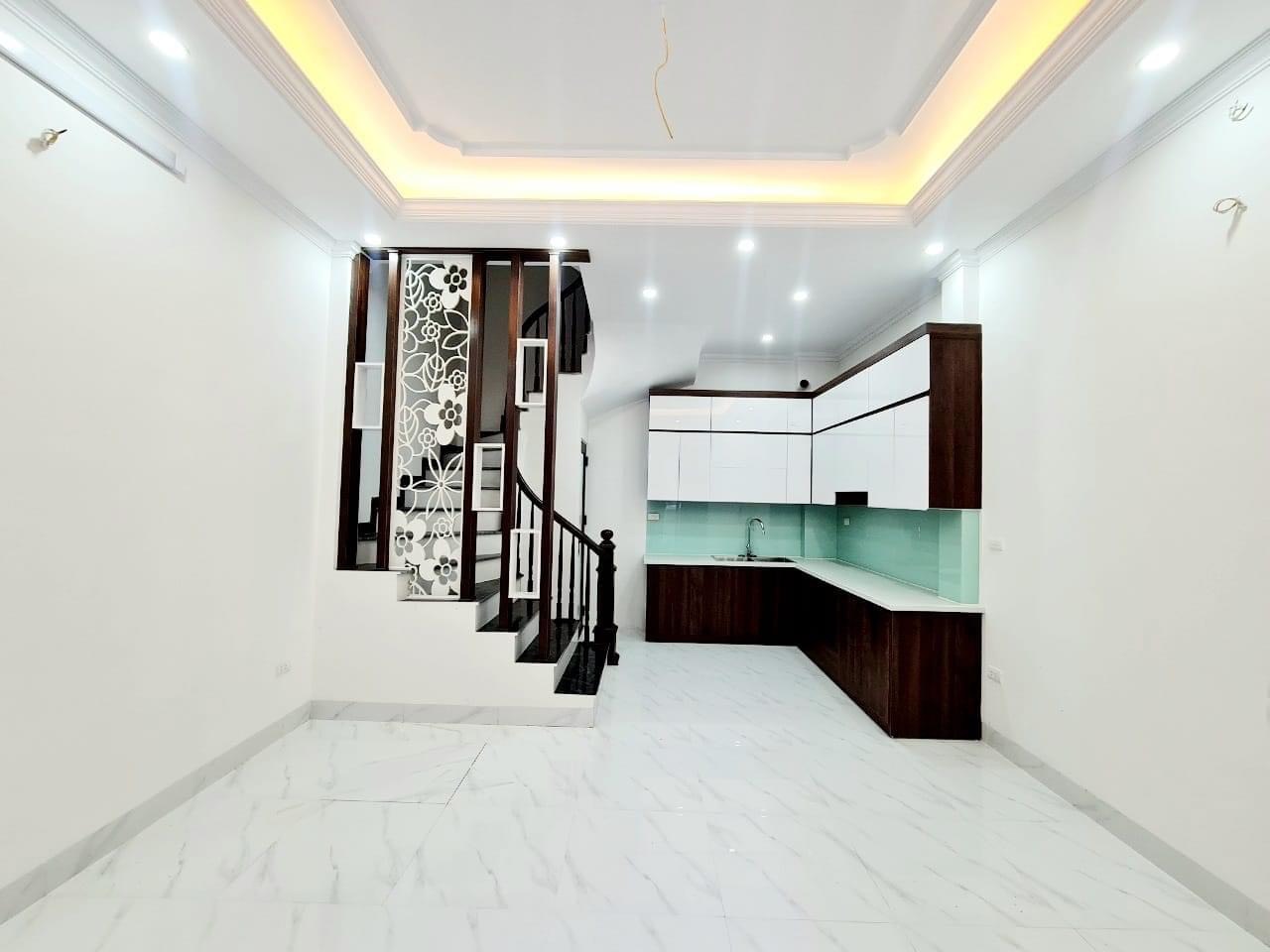 Bán nhà Ngọc Hồi, 38m x 5T x 3.6 tỷ, NGÕ THÔNG, Ô TÔ CÁCH 20M