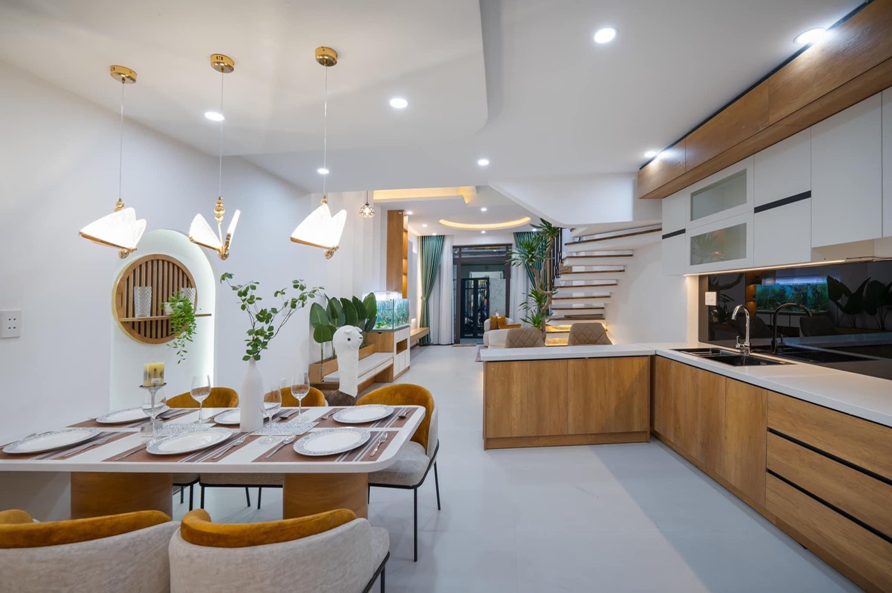 SIÊU PHẨM NHÀ 3 TẦNG VỚI THIẾT KÊ CÔNG NĂNG CHƠ 1 GIA ĐÌNH LÊN ĐÉN 7 NGƯỜI