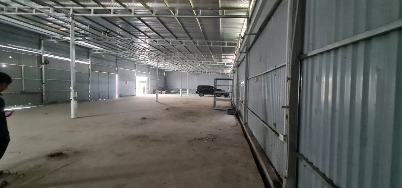 Cho thuê 230m kho xưởng tại đường Nguyễn Xiển container đỗ cửa