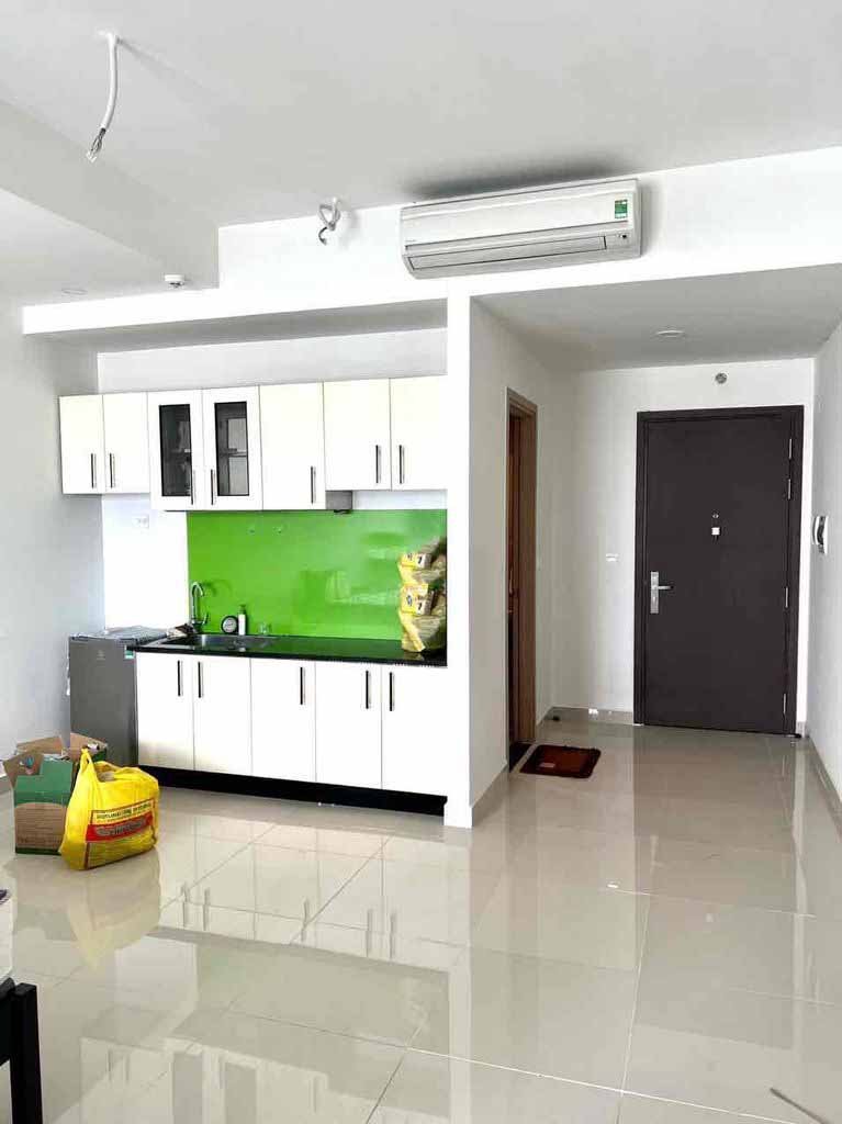 Cho thuê Officetel Sunrise City View Block B tầng cao.