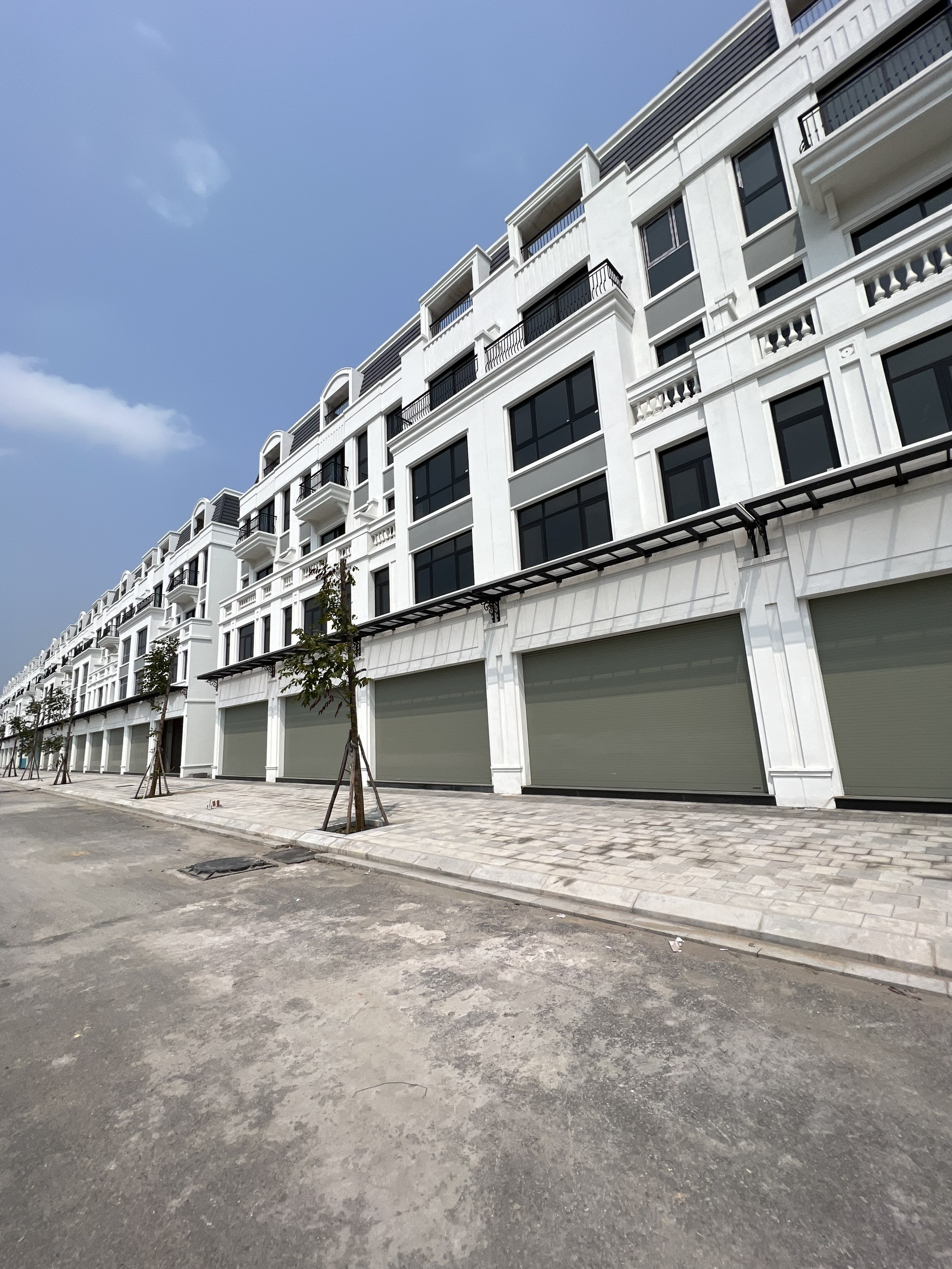 Chỉ 7,1 tỷ sở hữu lô liền kề 96m2 dự án La Emera TP Hạ Long, xây sẵn 4.5 tầng,tầm view ôm trọn công viên 8000m đẹp nhất