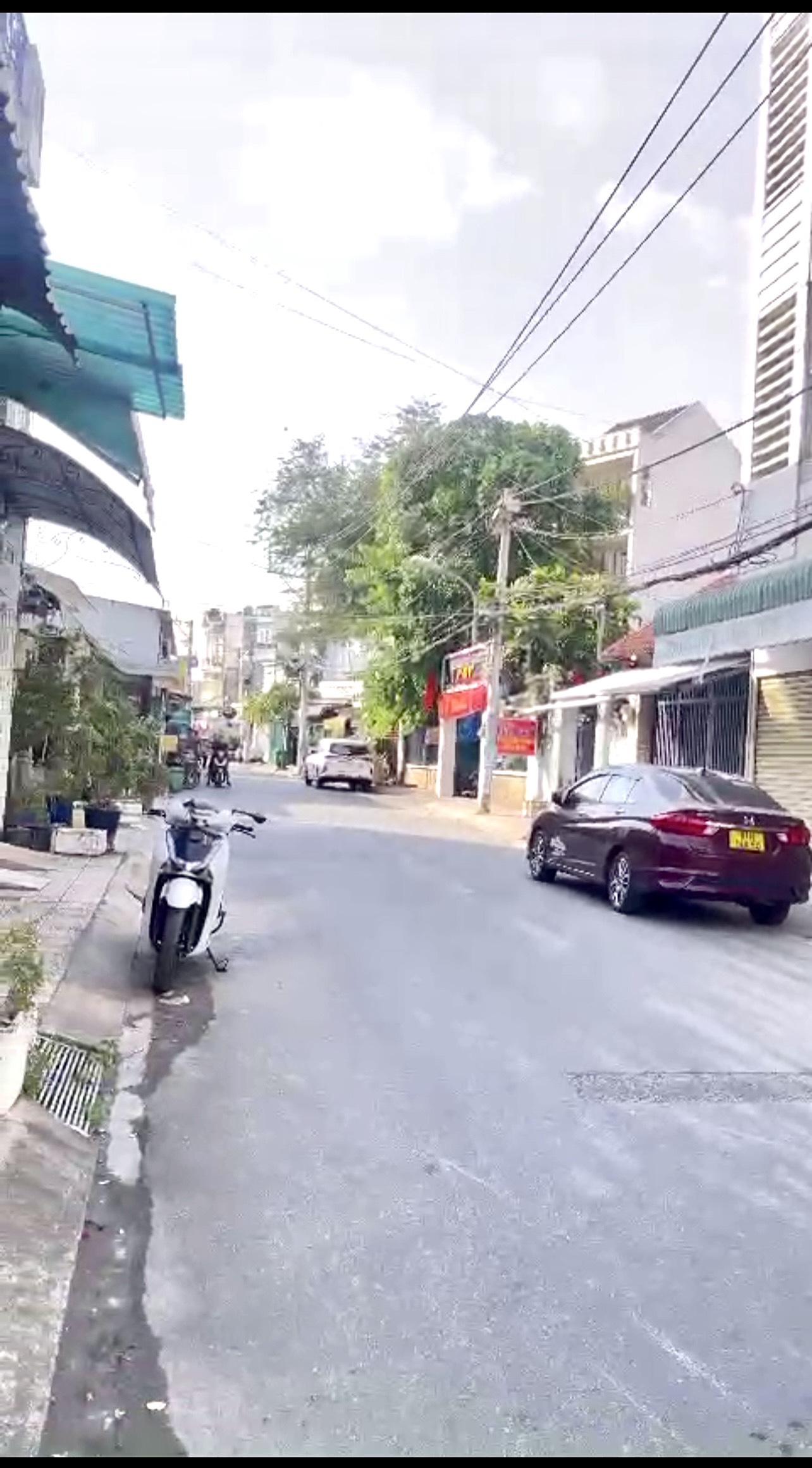 NHÀ 2 MT ĐƯỜNG 109-185 ĐỖ XUÂN HỢP-TỪNG CHO THUÊ 20 TRIỆU /THÁNG